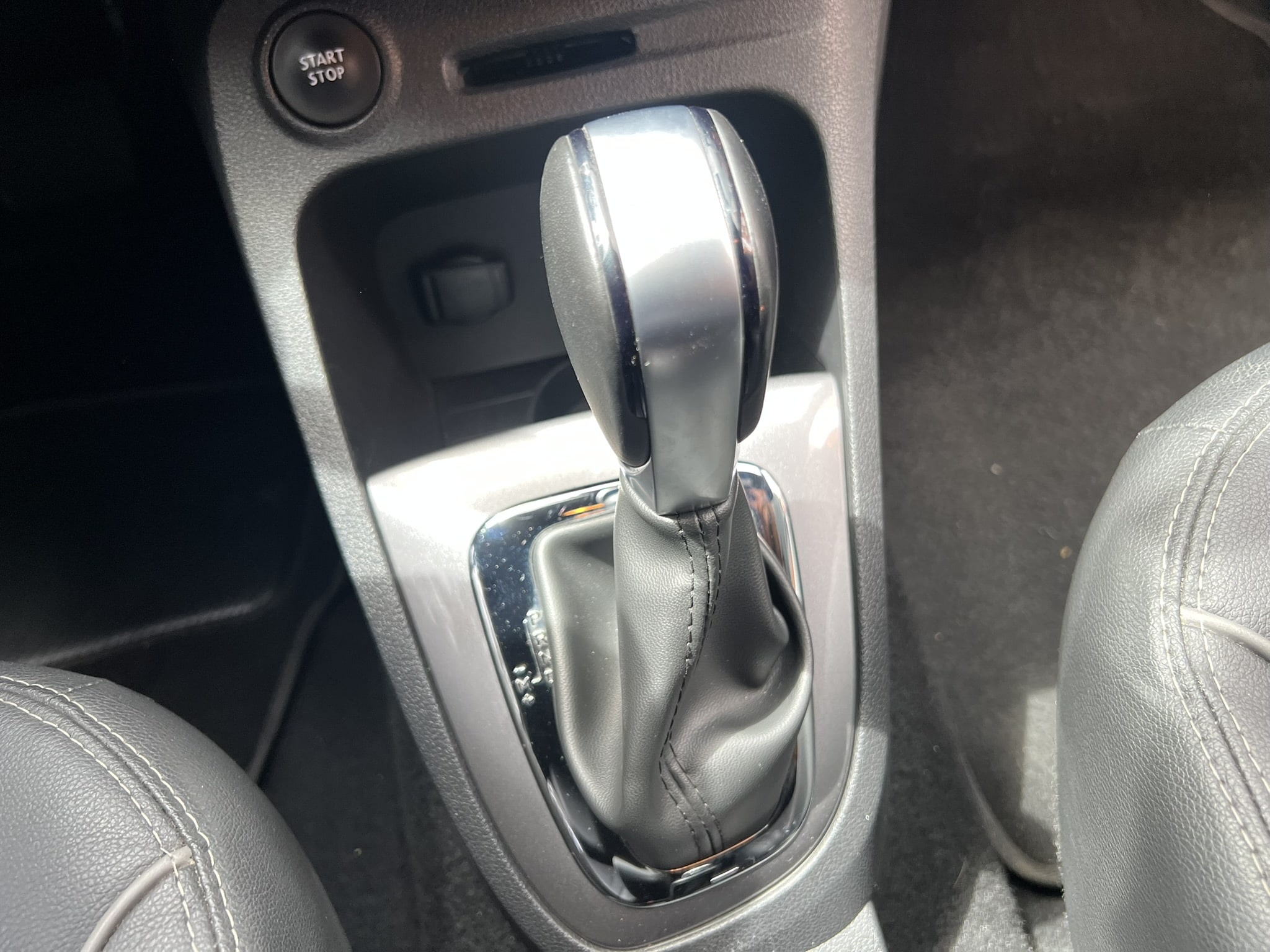 
								Renault Captur 2.0 Bose Automática full									