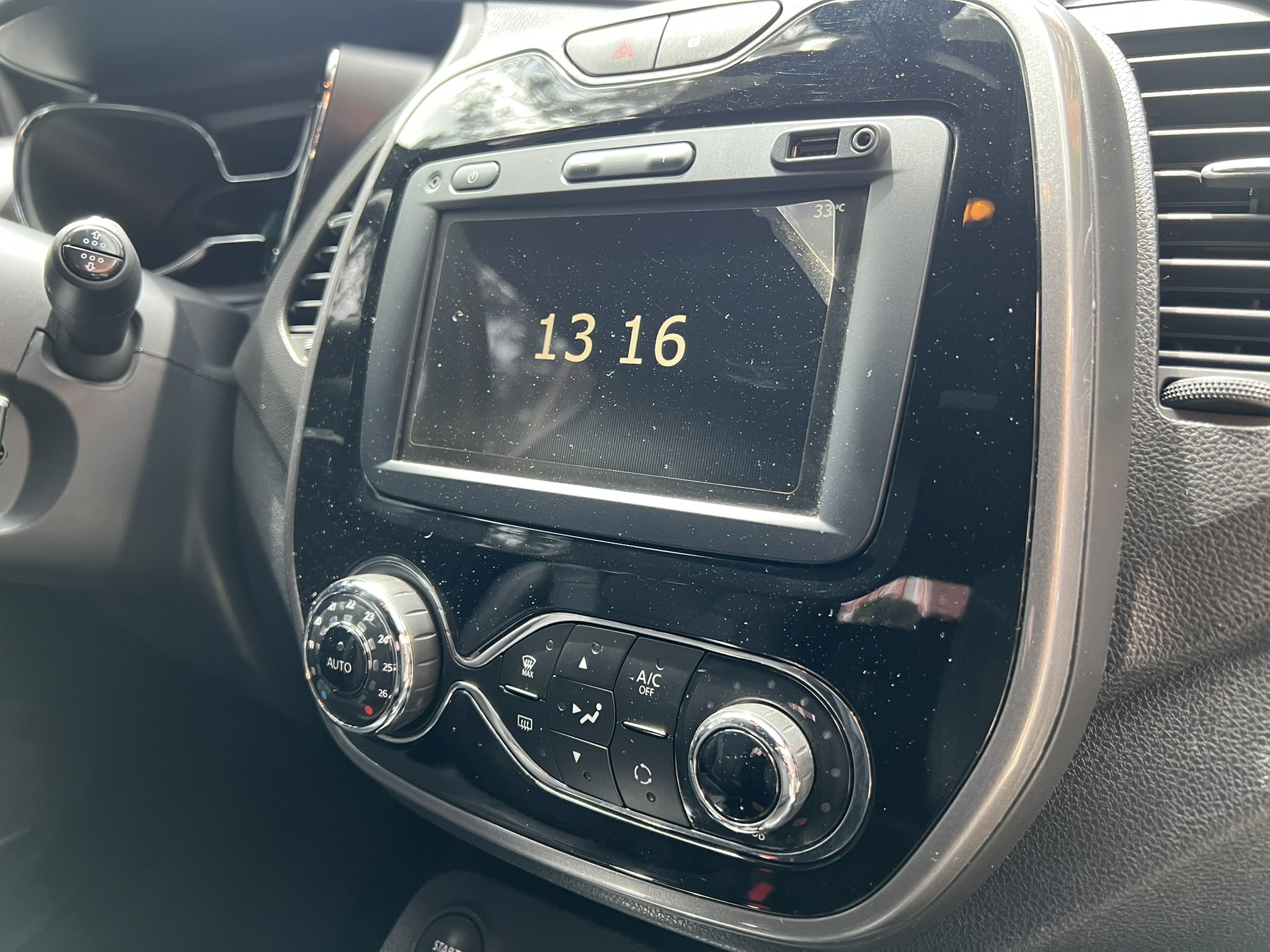 
								Renault Captur 2.0 Bose Automática full									