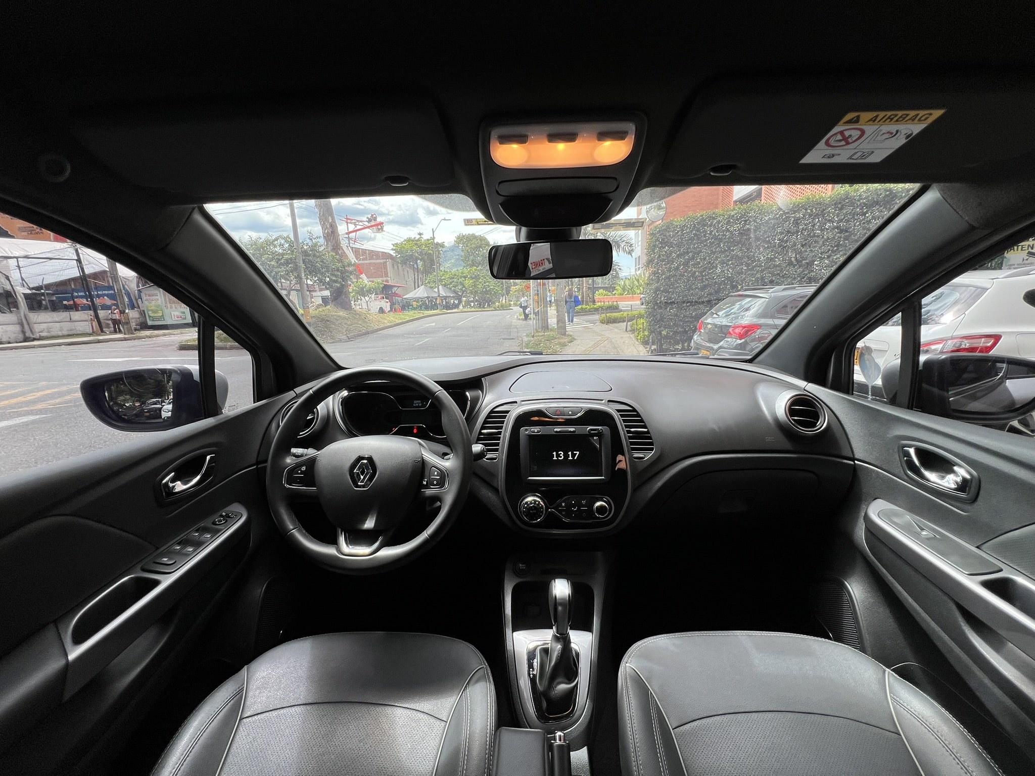 
								Renault Captur 2.0 Bose Automática full									