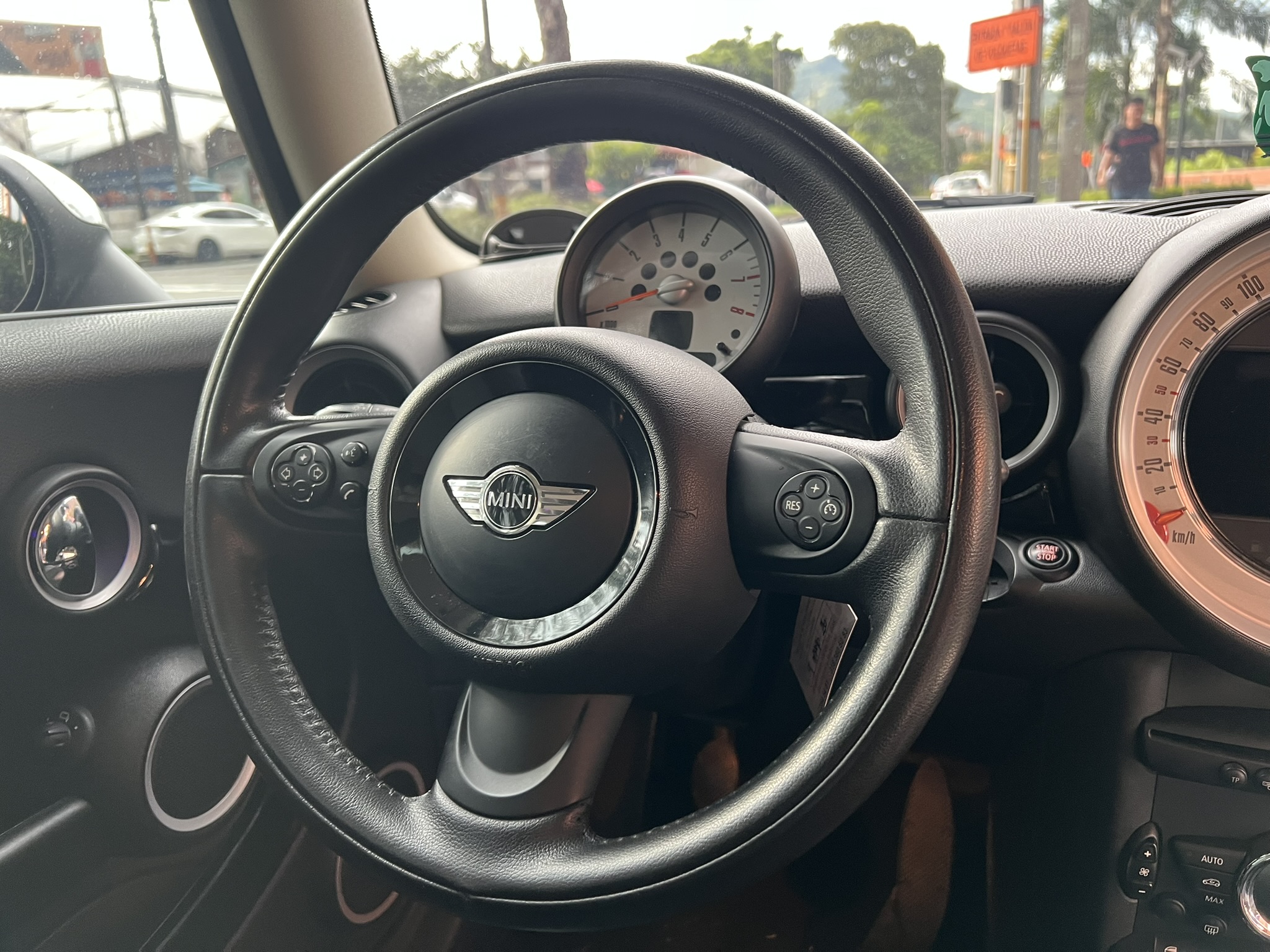 
								Mini Cooper R56 Cc1600 Coupe full									