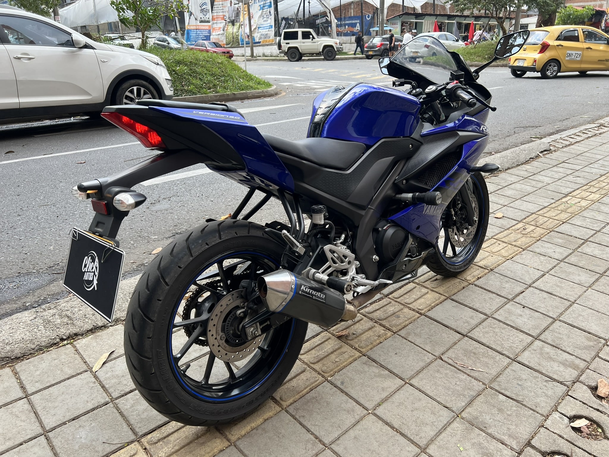 
								Yamaha Yzf R15 Abs full									
