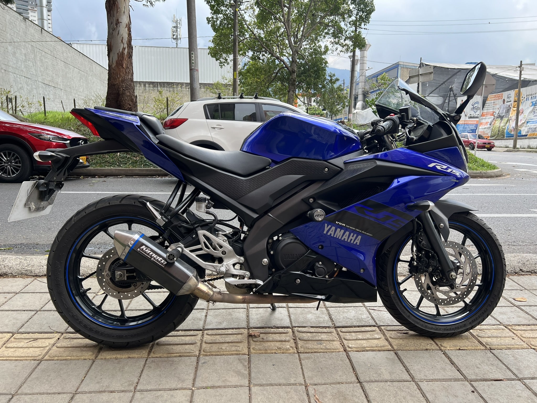
								Yamaha Yzf R15 Abs full									