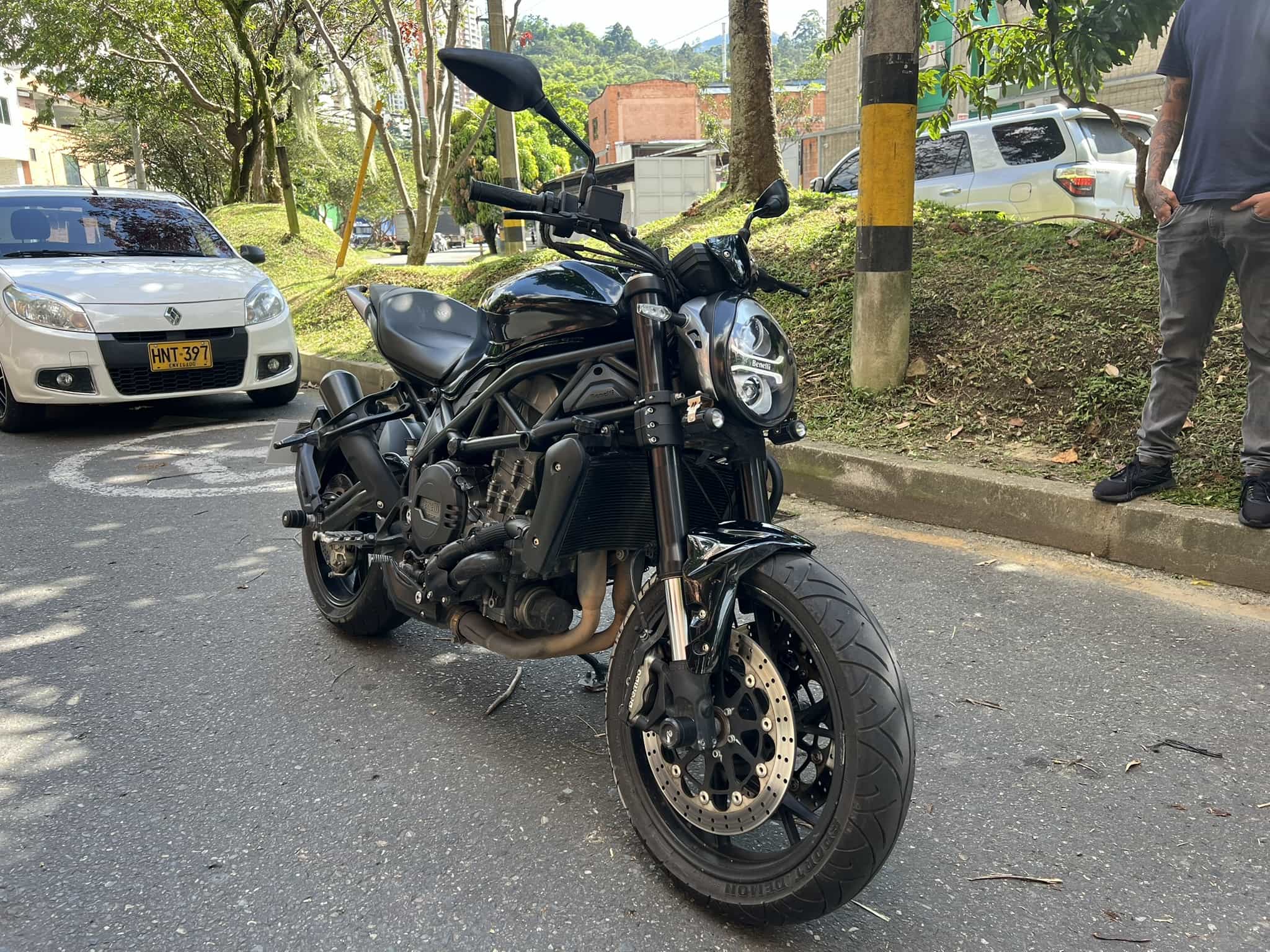 
								Benelli 752s 2022 full									