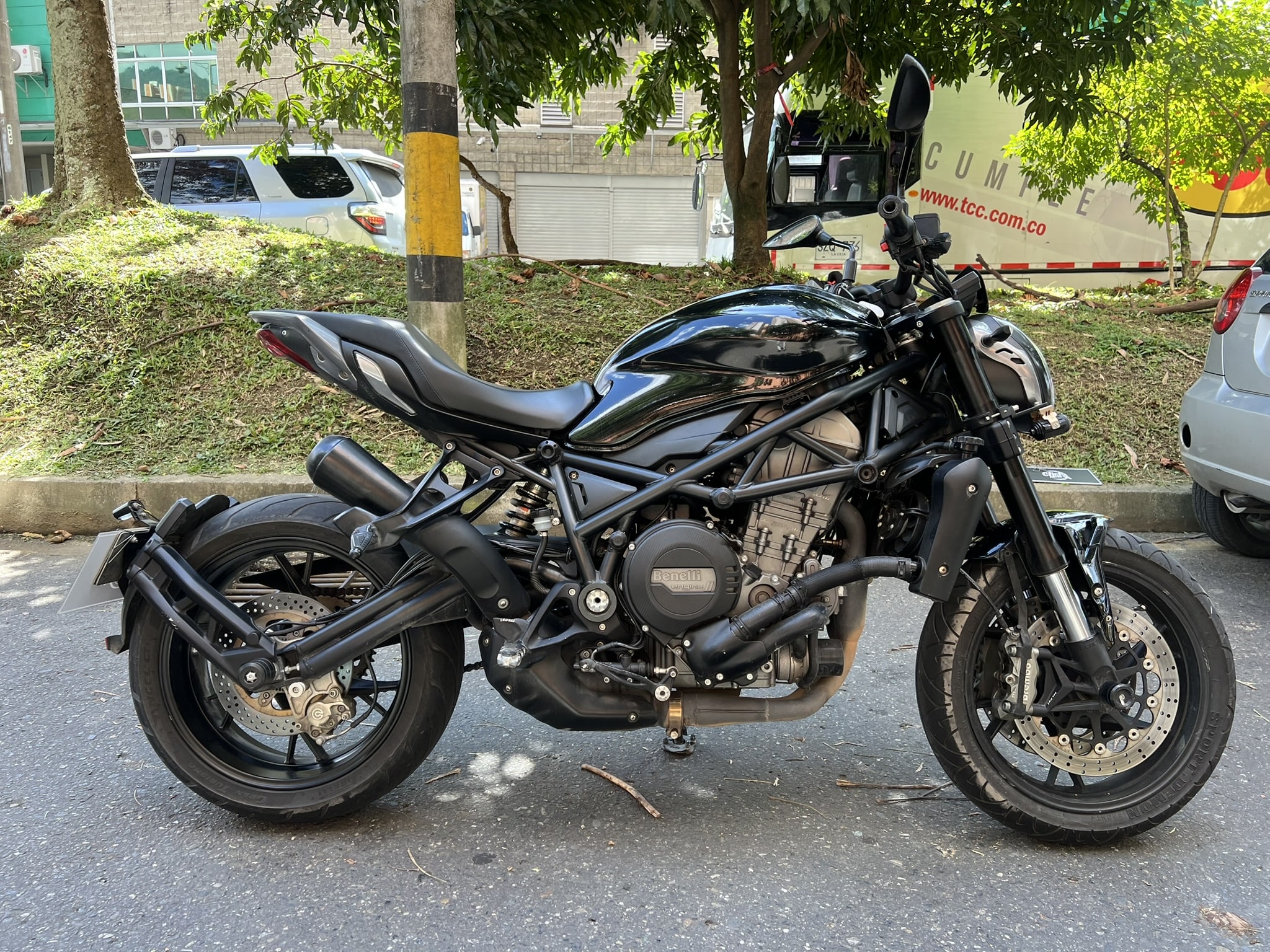 
								Benelli 752s 2022 full									