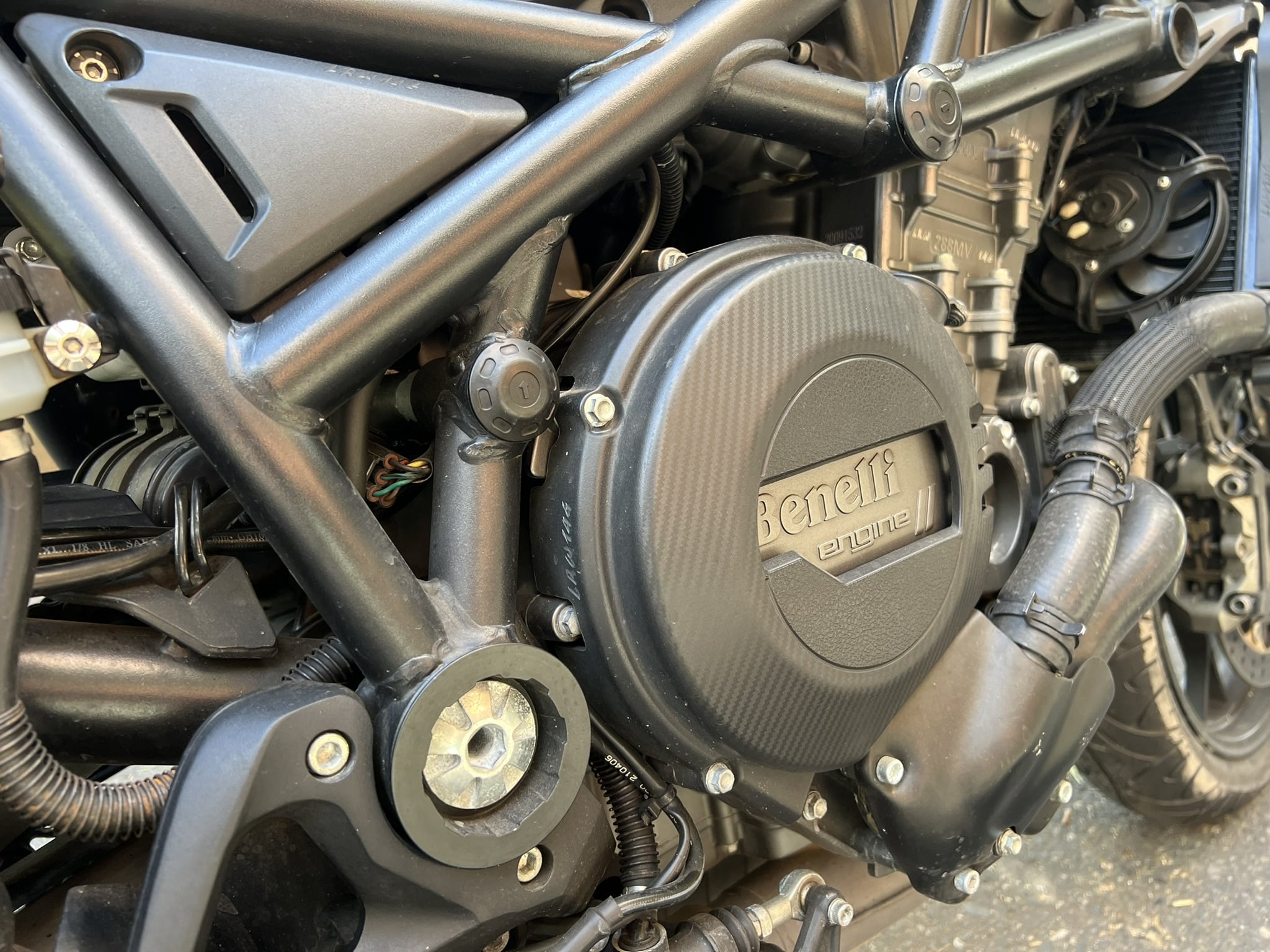 
								Benelli 752s 2022 full									