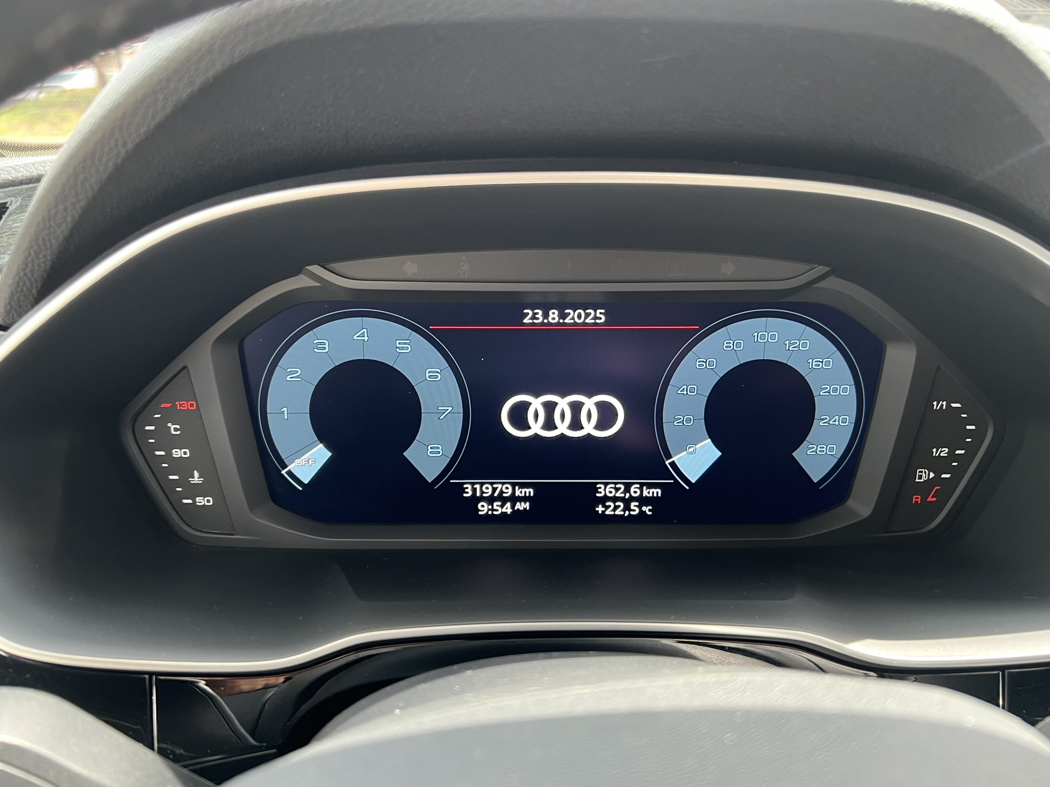 
								Audi Q3 Cc1400 Tfsi Attraction Plus 2022 full									