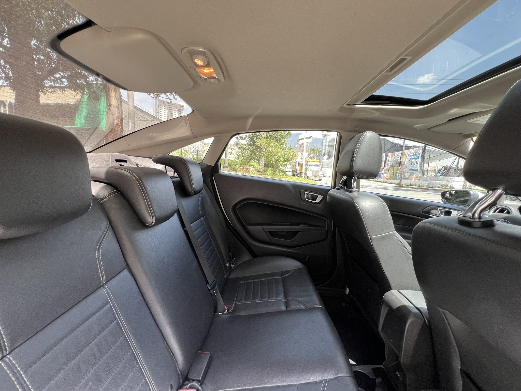 
								Ford Fiesta Cc1600 Sportback Titanium full									