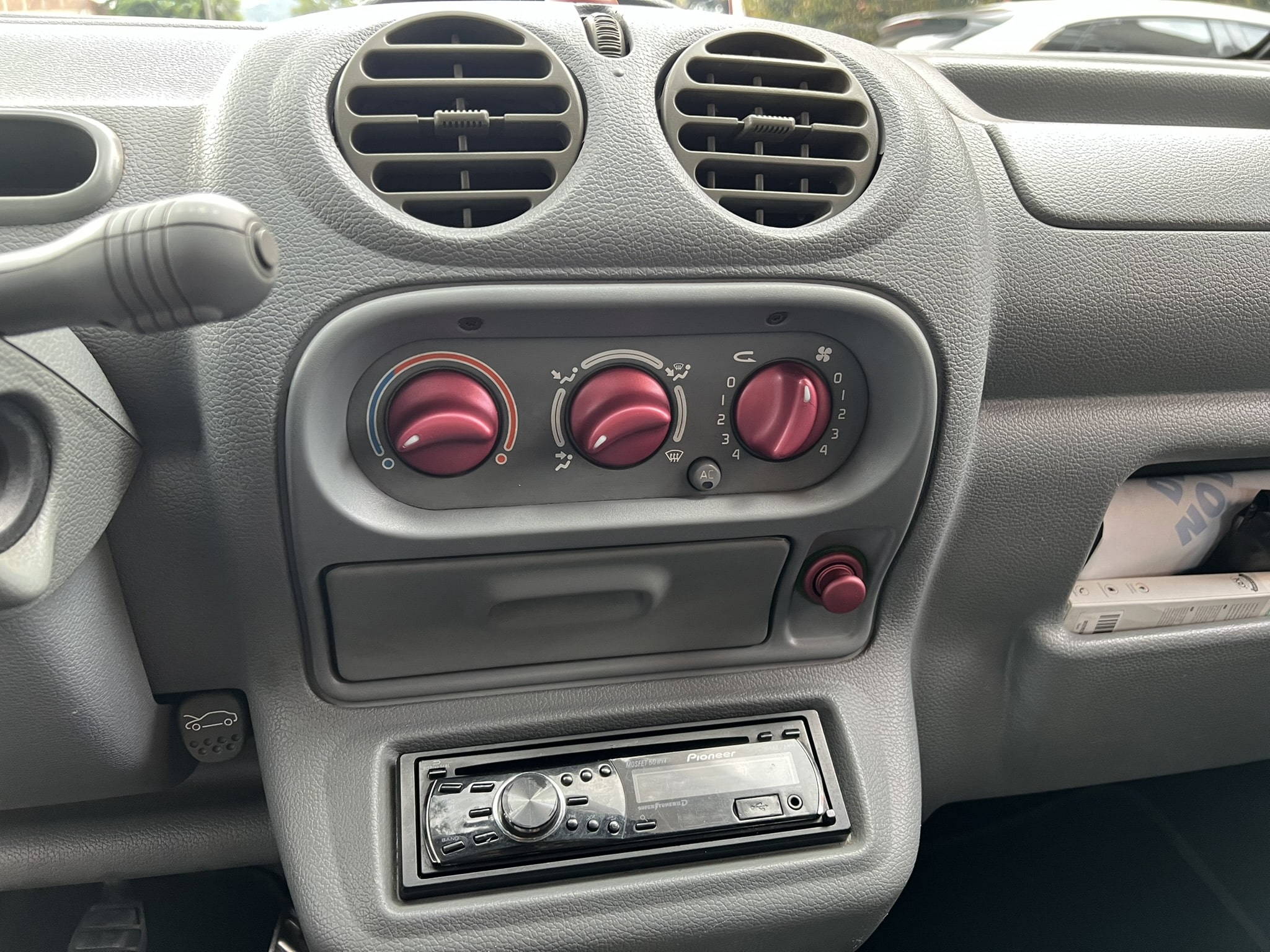 
								Renault Twingo Cc1200 Access 2011 full									