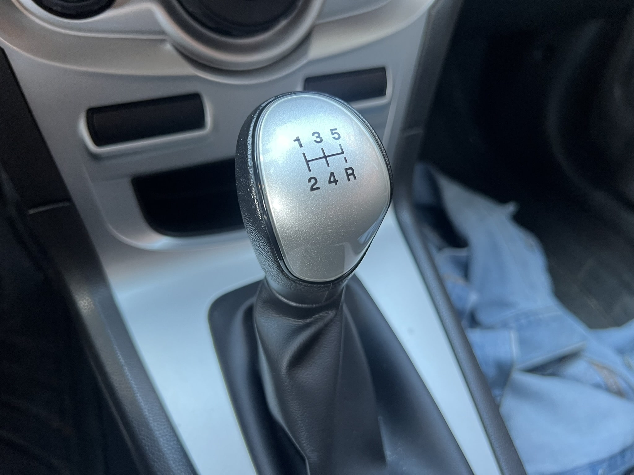 
								Ford Fiesta Se 2019 full									