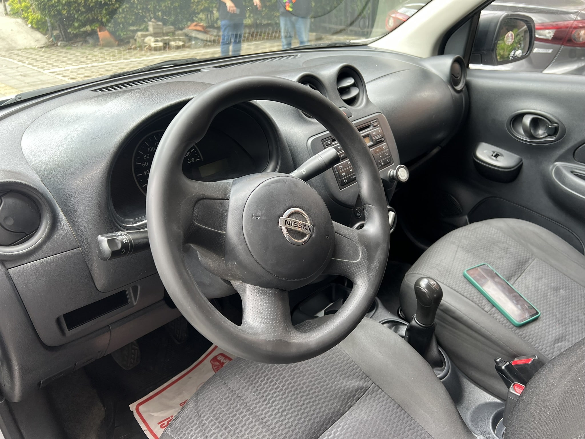 
								Nissan March Sense Cc1600 Mecánico full									