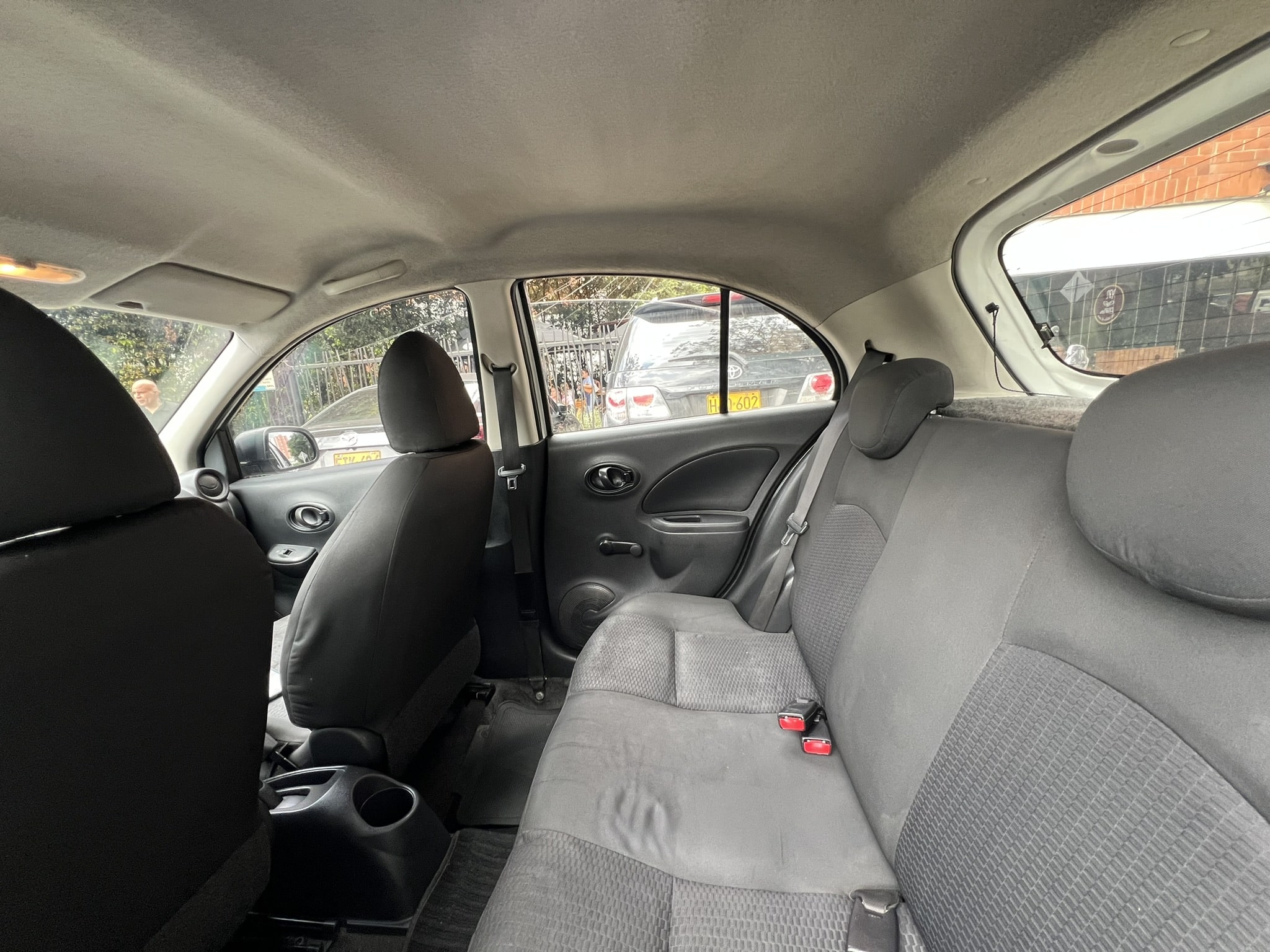 
								Nissan March Sense Cc1600 Mecánico full									