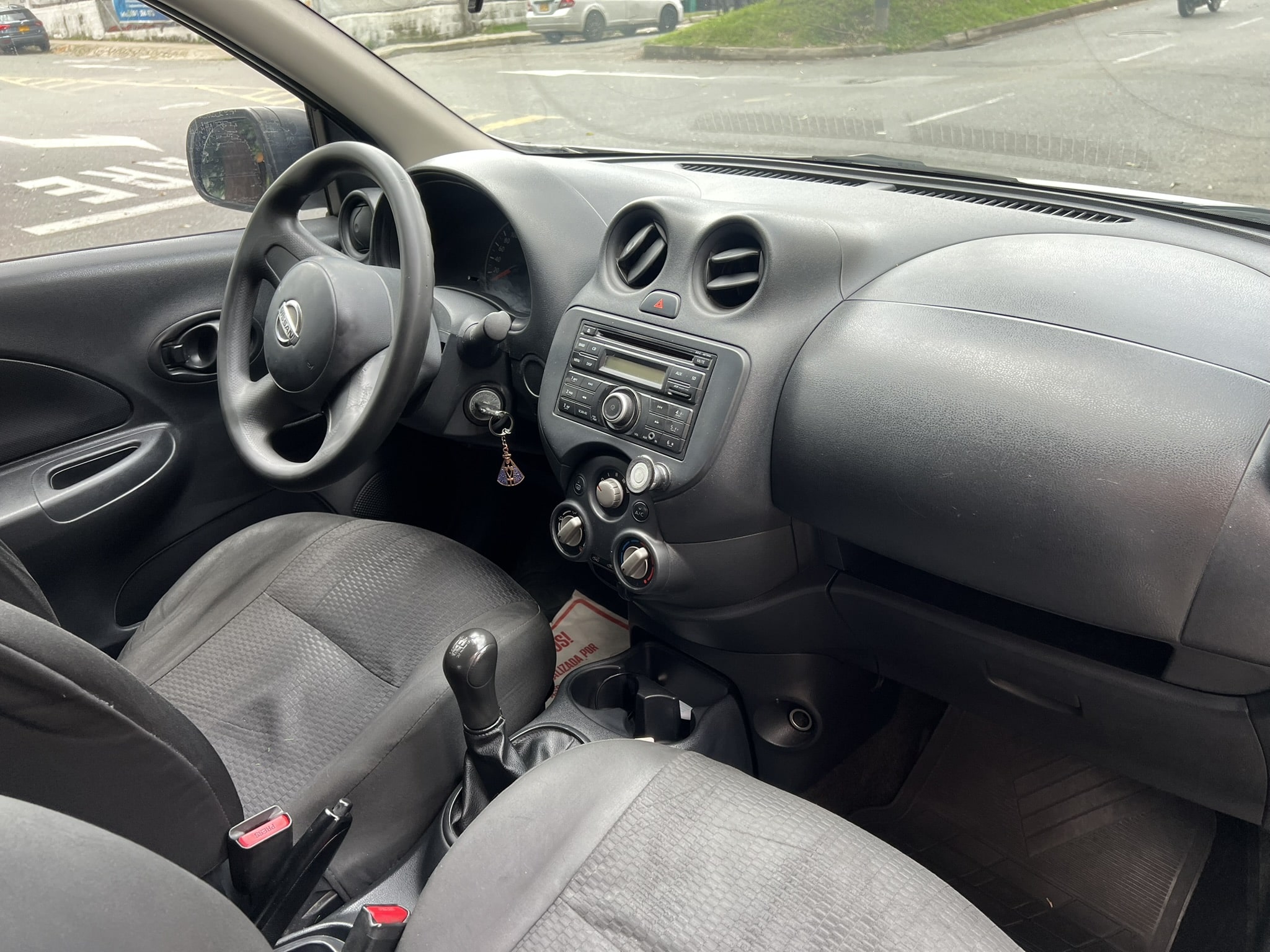 
								Nissan March Sense Cc1600 Mecánico full									