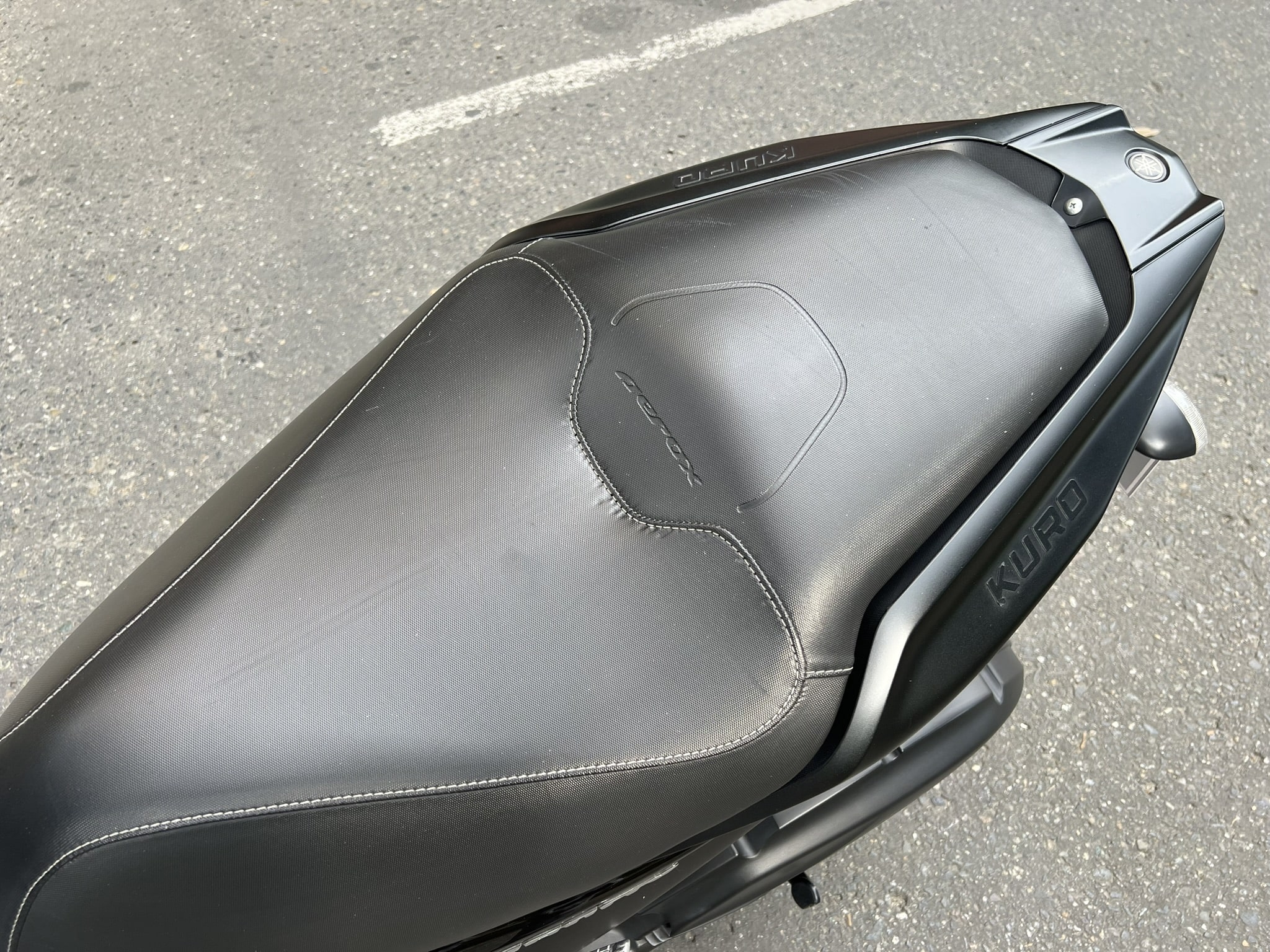 
								Yamaha Aerox Kuro 2025 full									