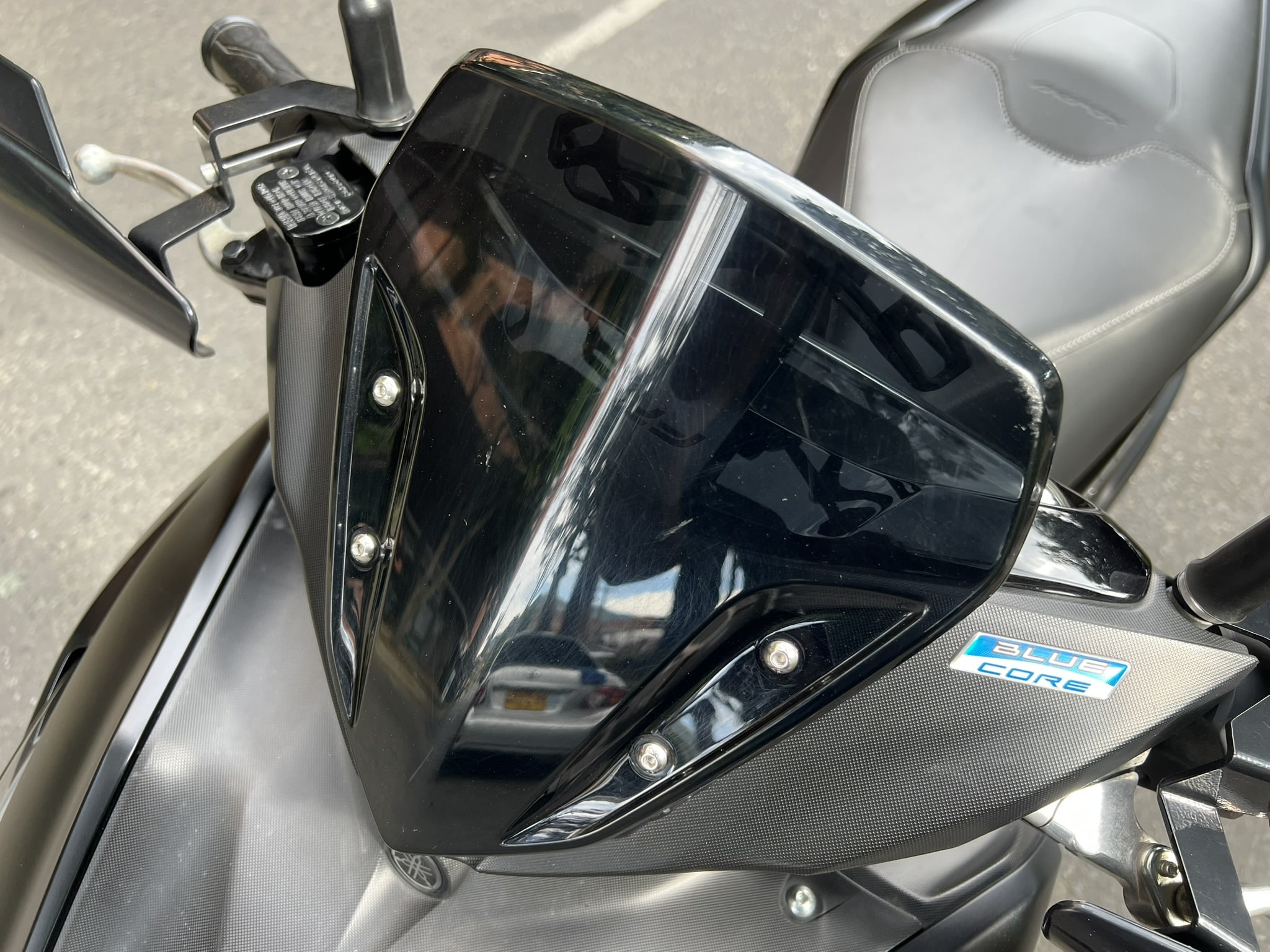 
								Yamaha Aerox Kuro 2025 full									