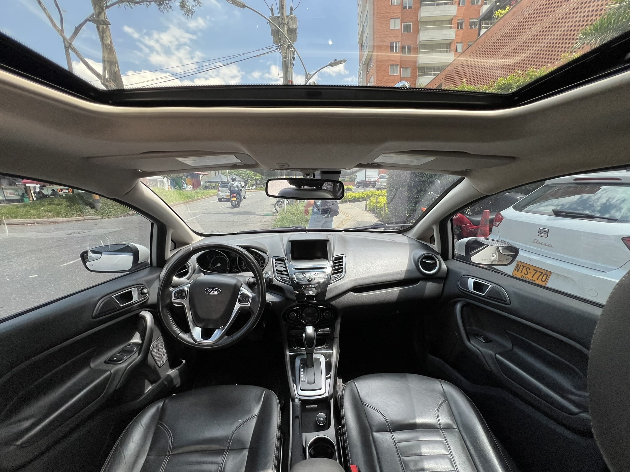 
								Ford Fiesta Cc1600 Hatchback Titanium 2015 full									