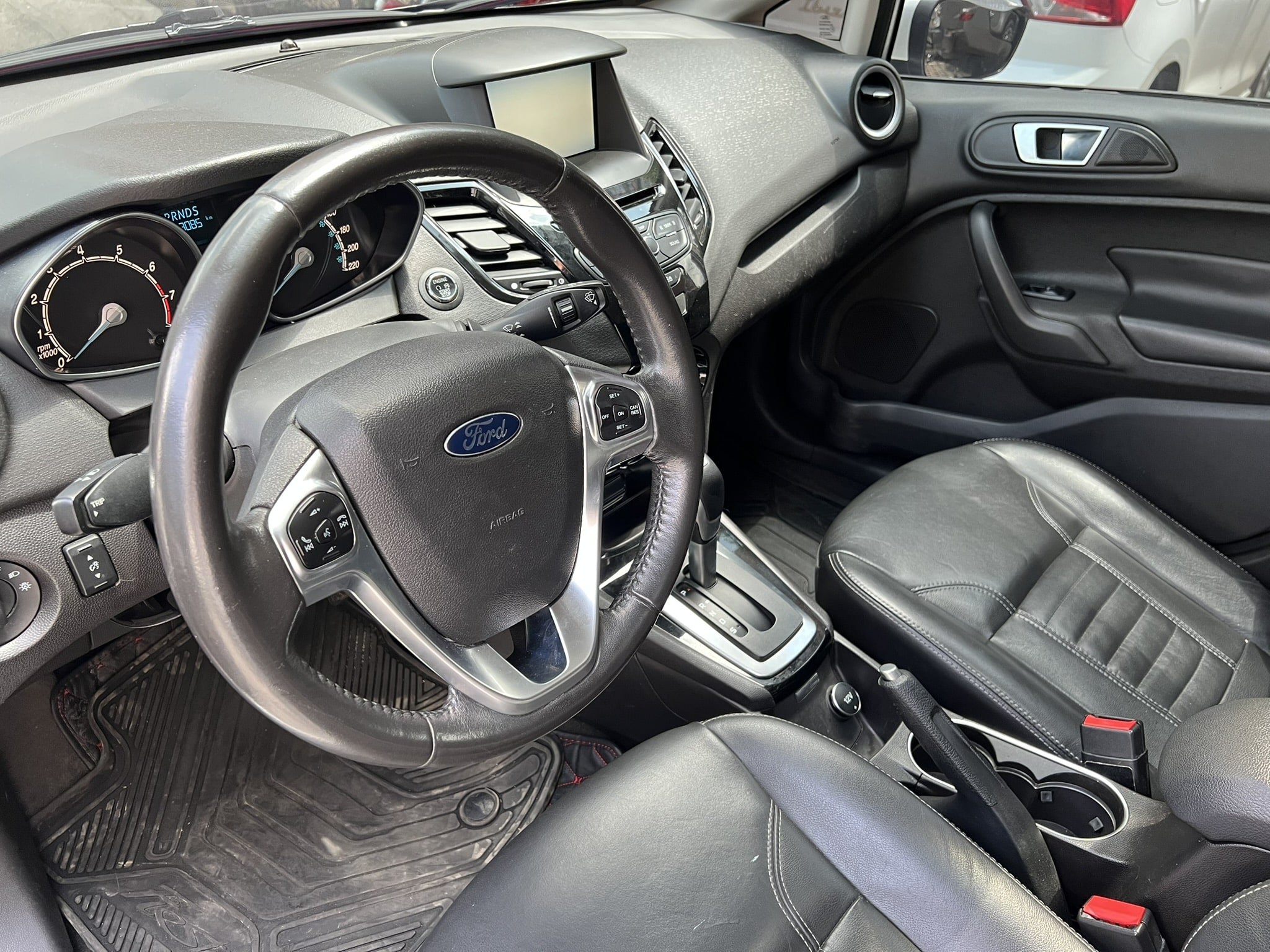 
								Ford Fiesta Cc1600 Hatchback Titanium 2015 full									