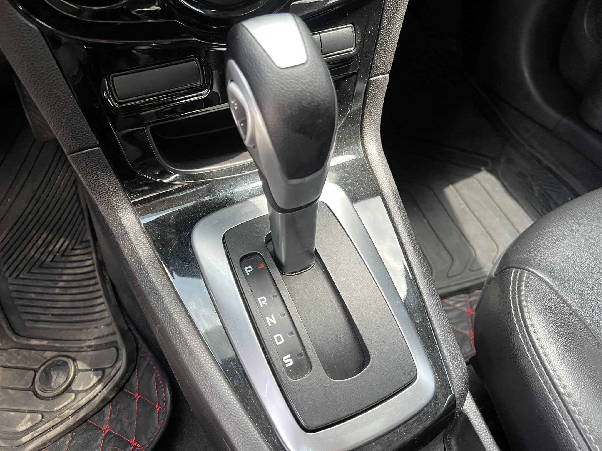 
								Ford Fiesta Cc1600 Hatchback Titanium 2015 full									