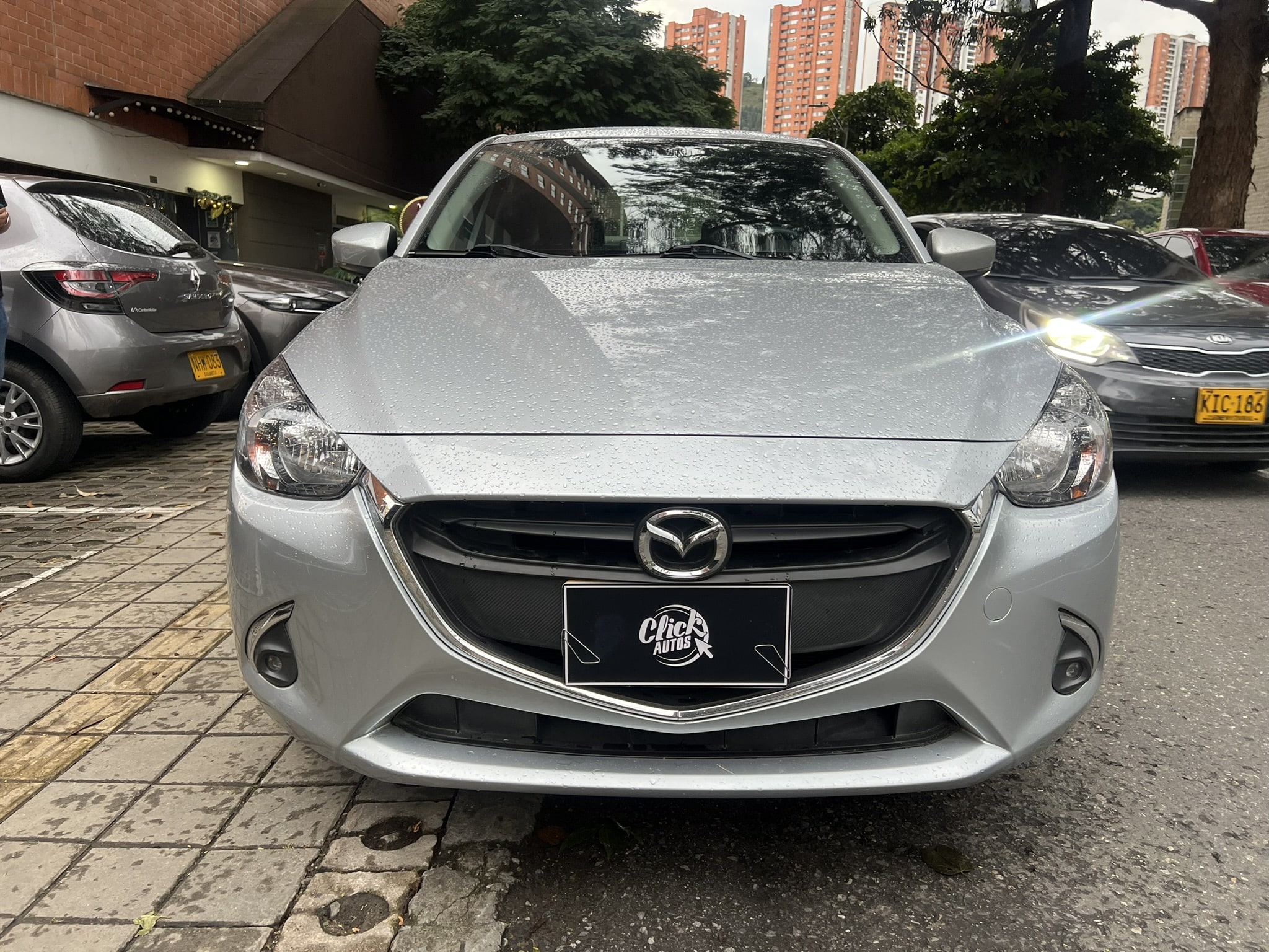Mazda 2 Touring Sedan 2019