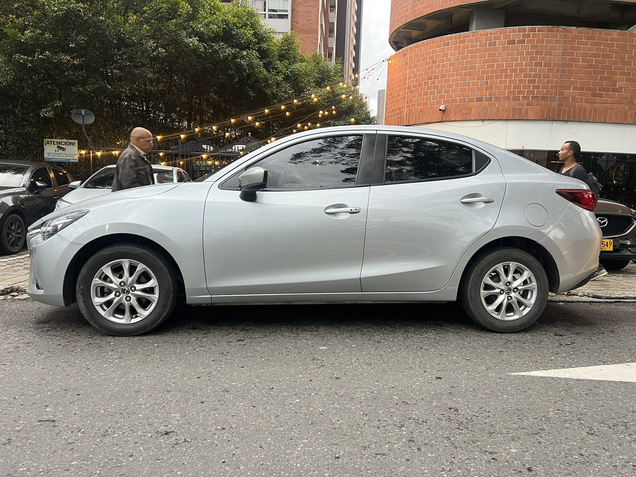 Mazda 2 Touring Sedan 2019