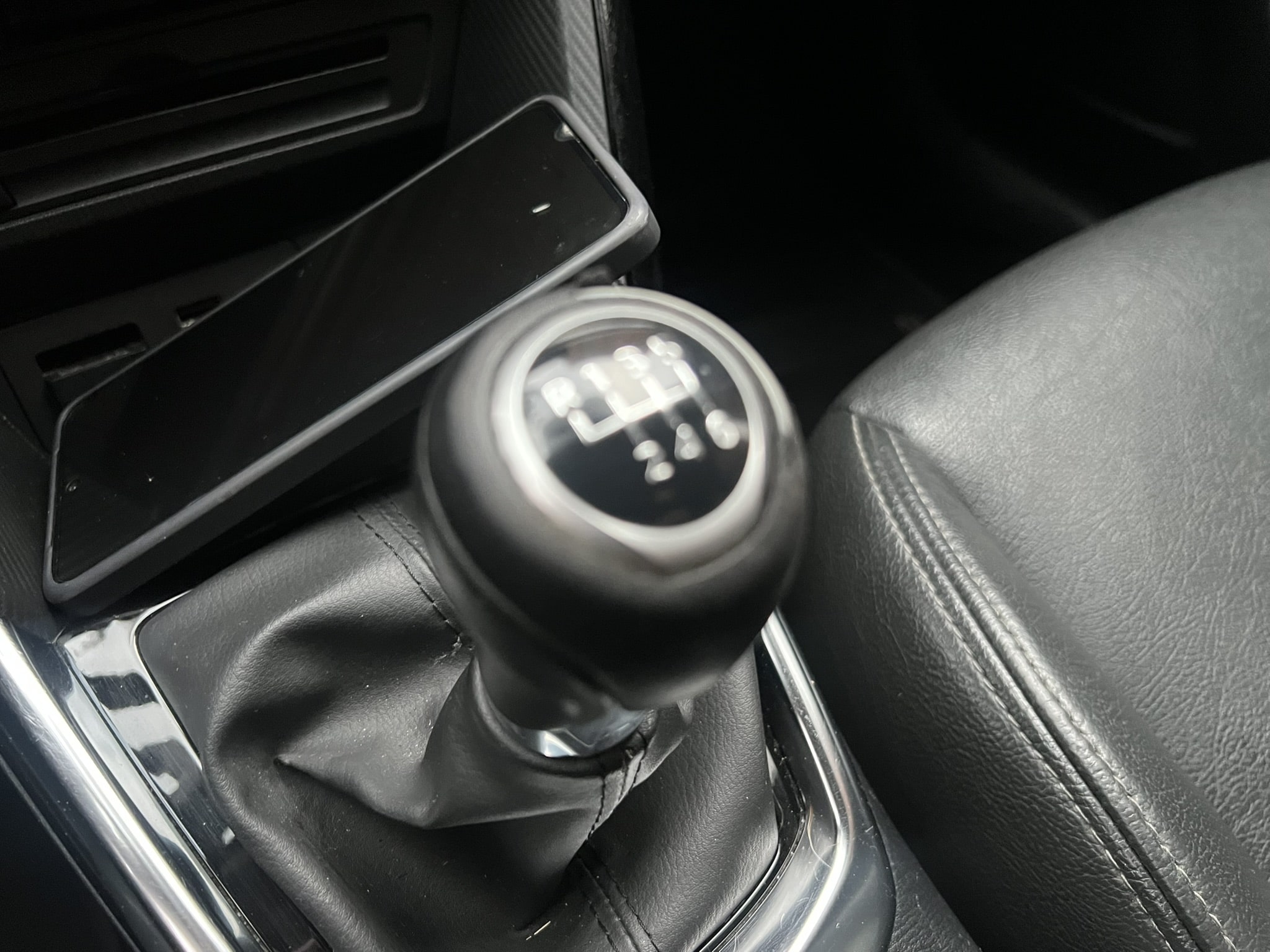 
								Mazda 2 Touring Sedan 2019 full									