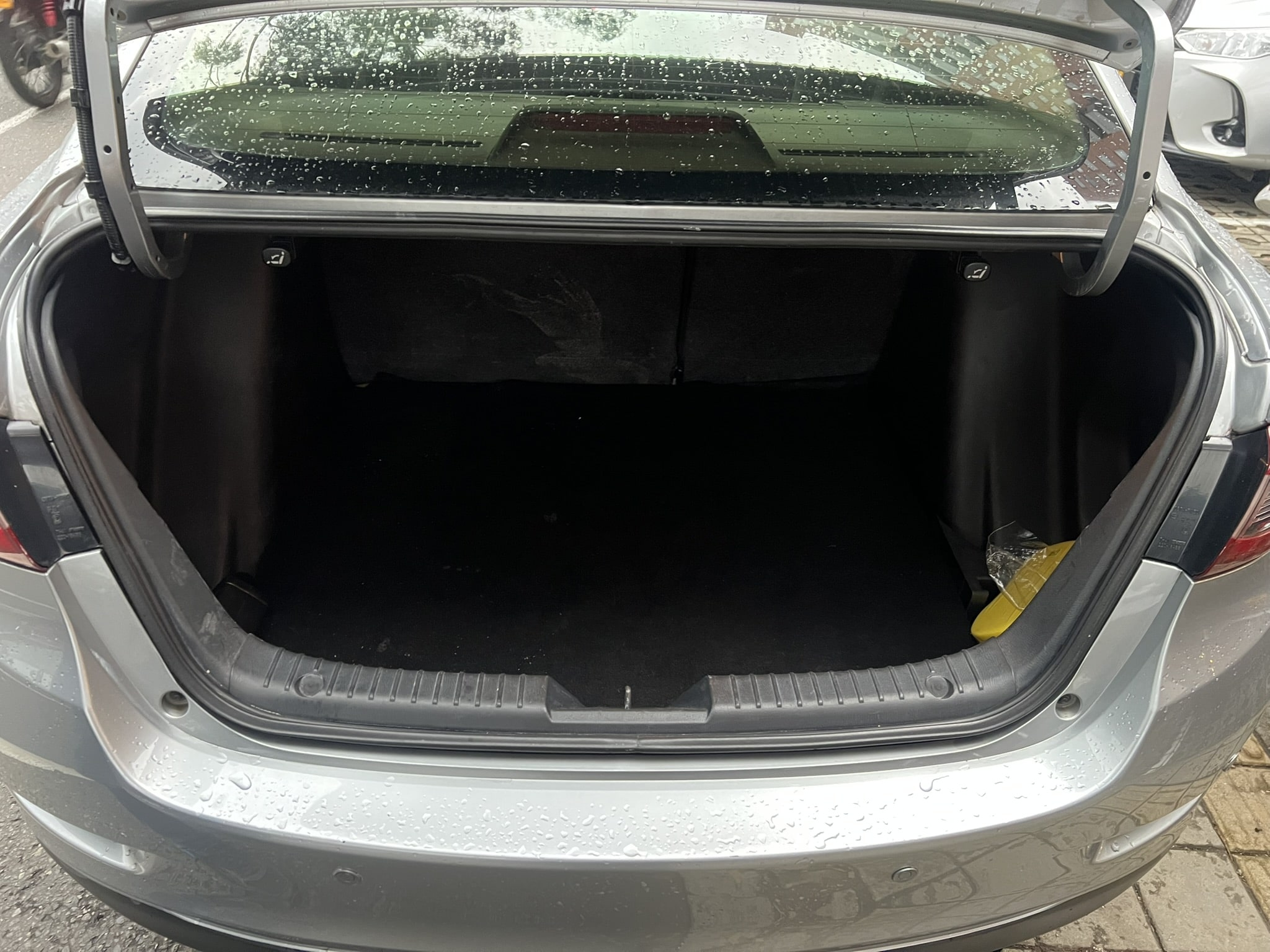 
								Mazda 2 Touring Sedan 2019 full									