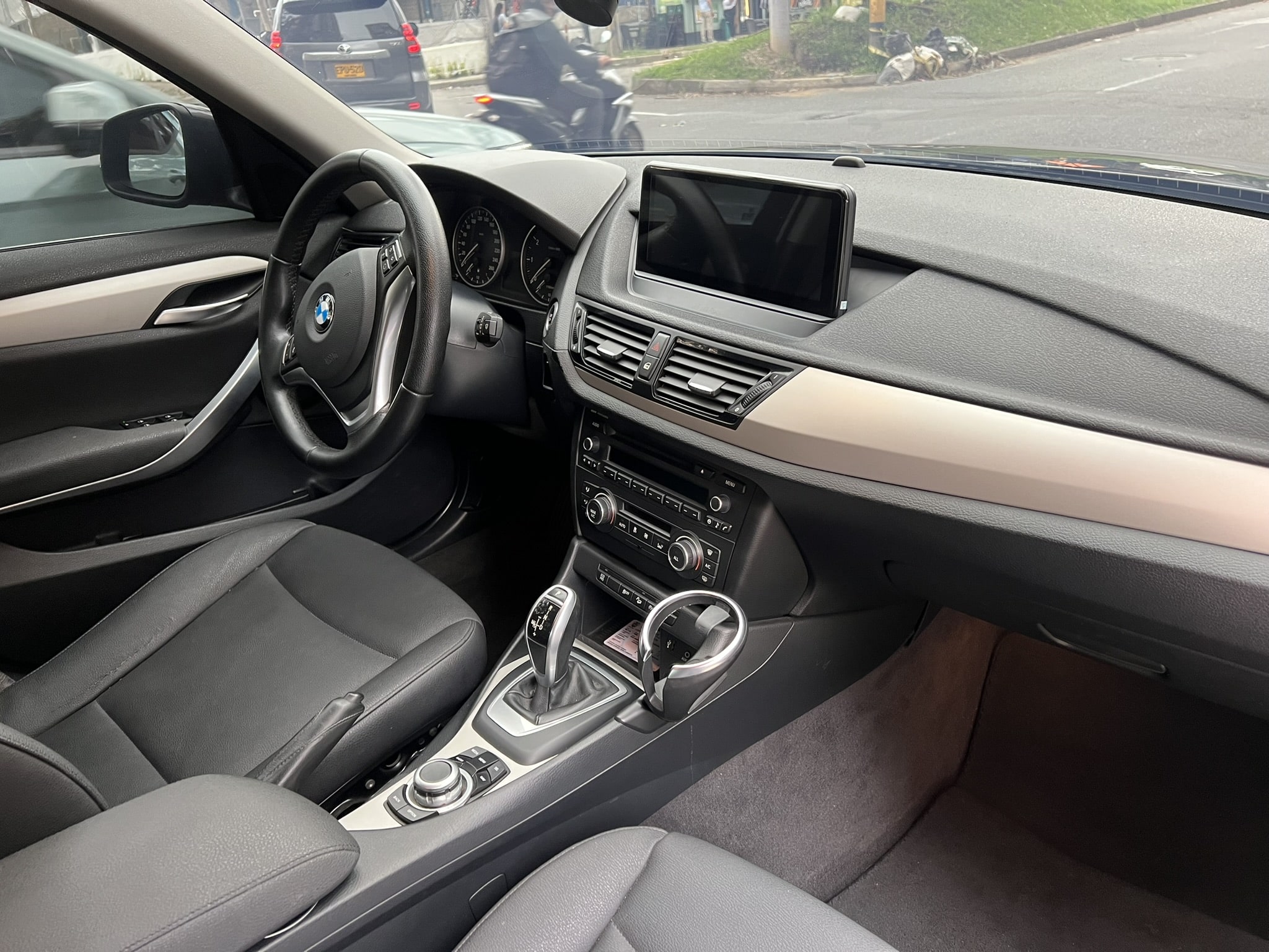 
								BMW X1 Xdrive 20I 2013 full									