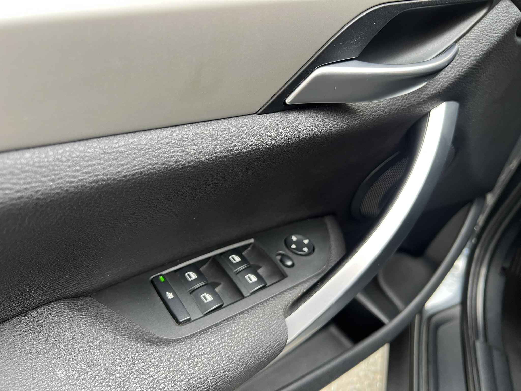 
								BMW X1 Xdrive 20I 2013 full									