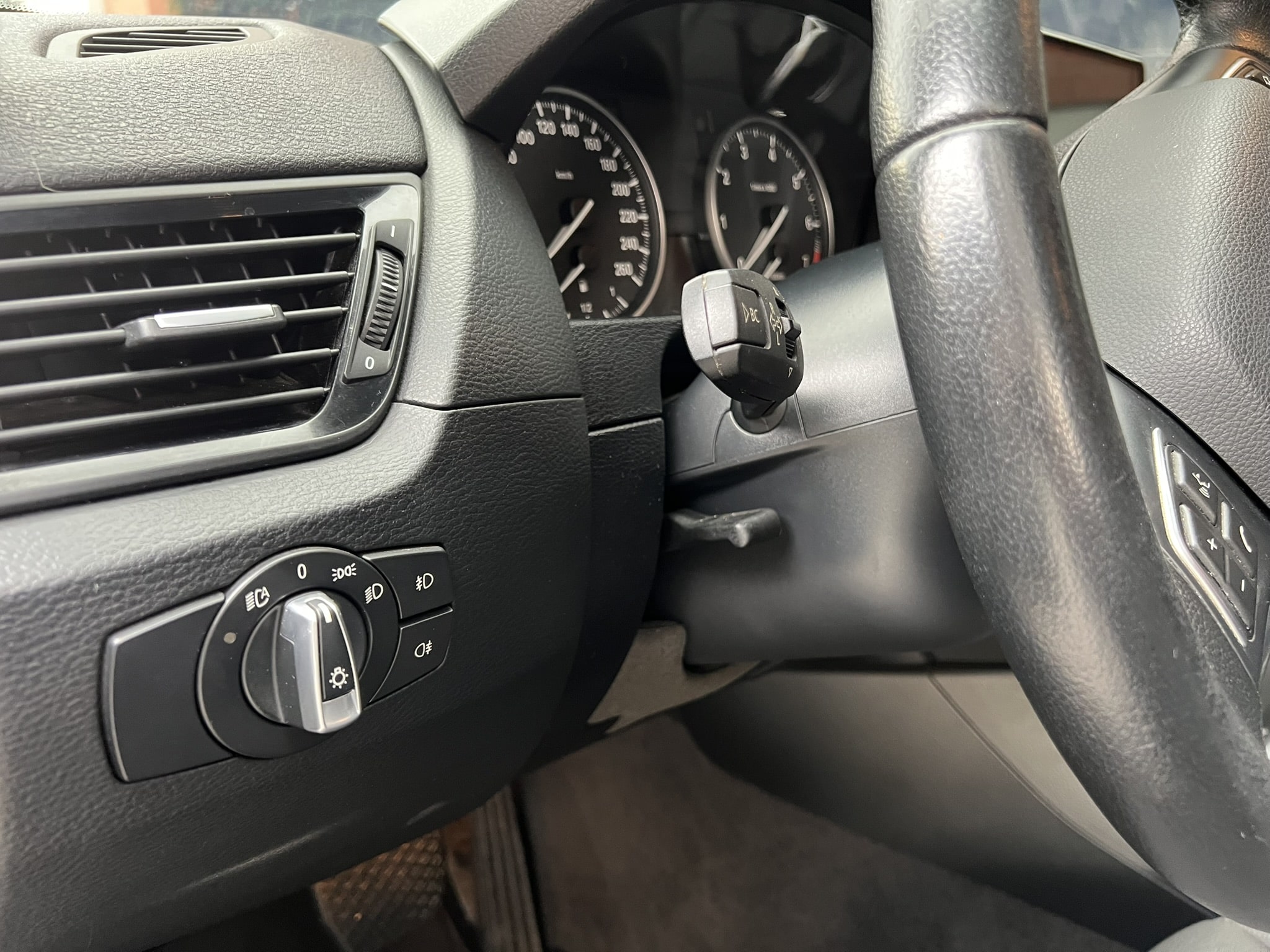 
								BMW X1 Xdrive 20I 2013 full									