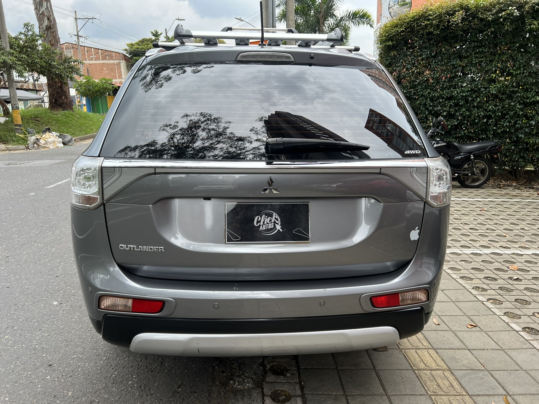 
								Mitsubishi Outlander 2015 full									