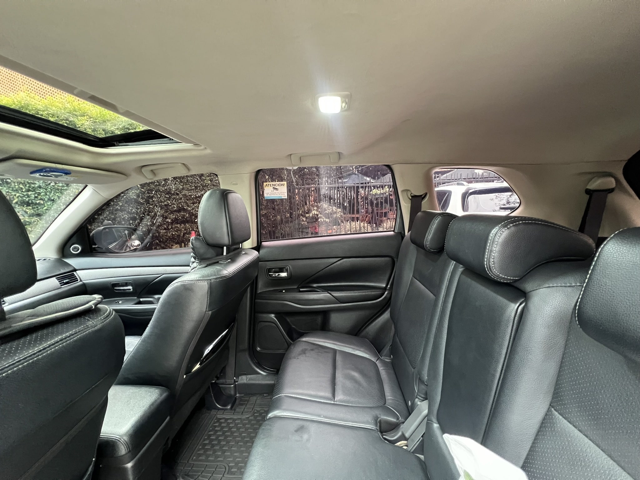
								Mitsubishi Outlander 2015 full									