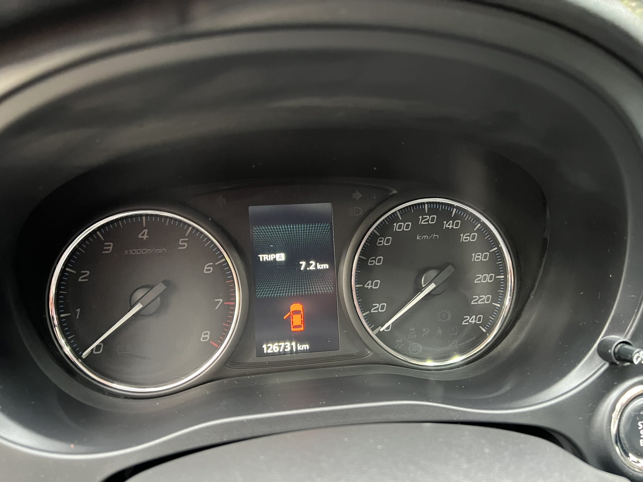 
								Mitsubishi Outlander 2015 full									