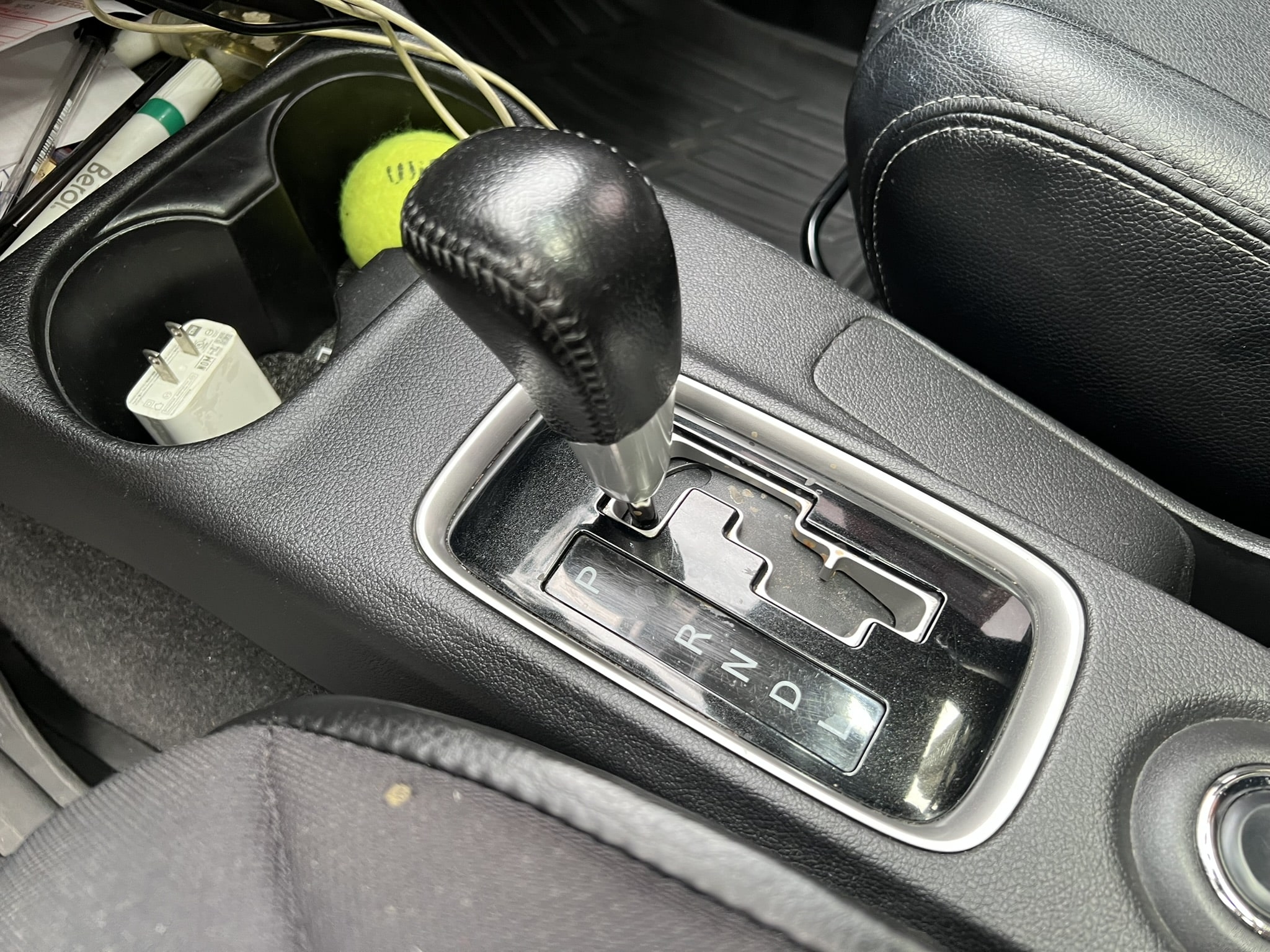 
								Mitsubishi Outlander 2015 full									