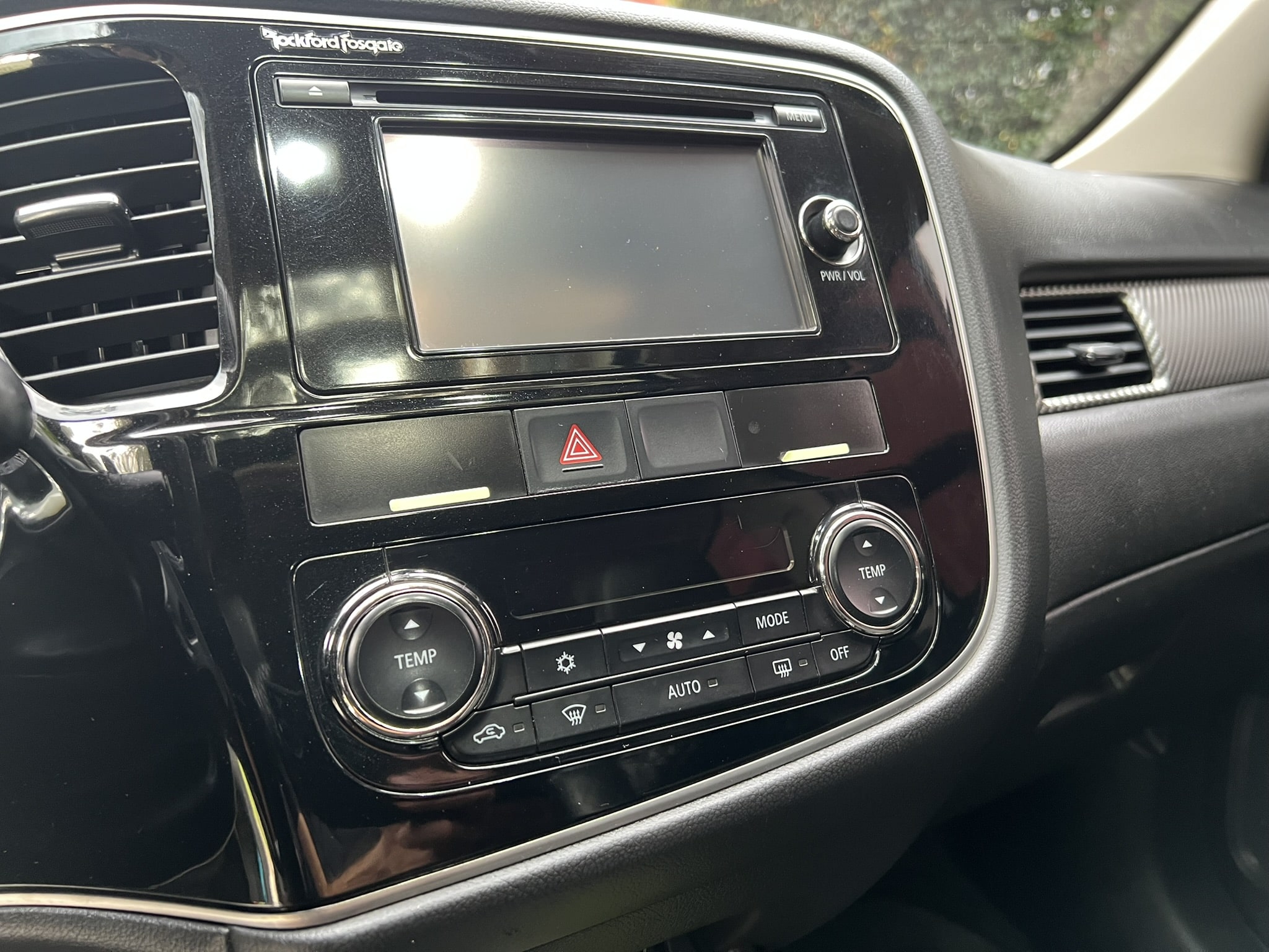 
								Mitsubishi Outlander 2015 full									