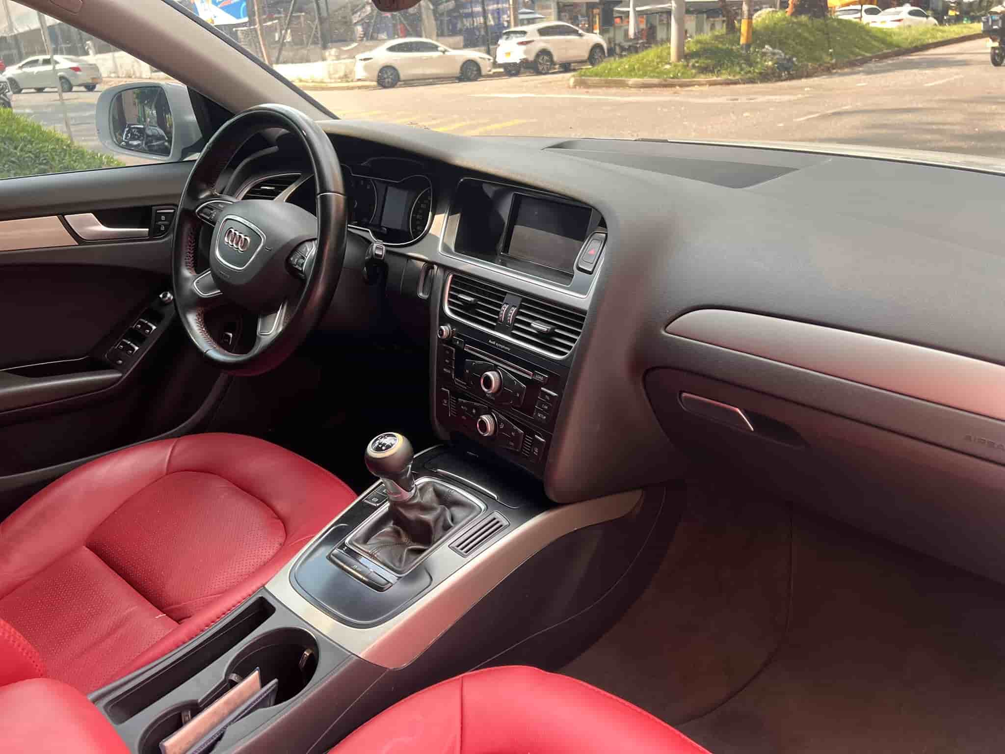 
								Audi A4 Cc1800 Tfsi Comfort SALVAMENTO 2014 full									