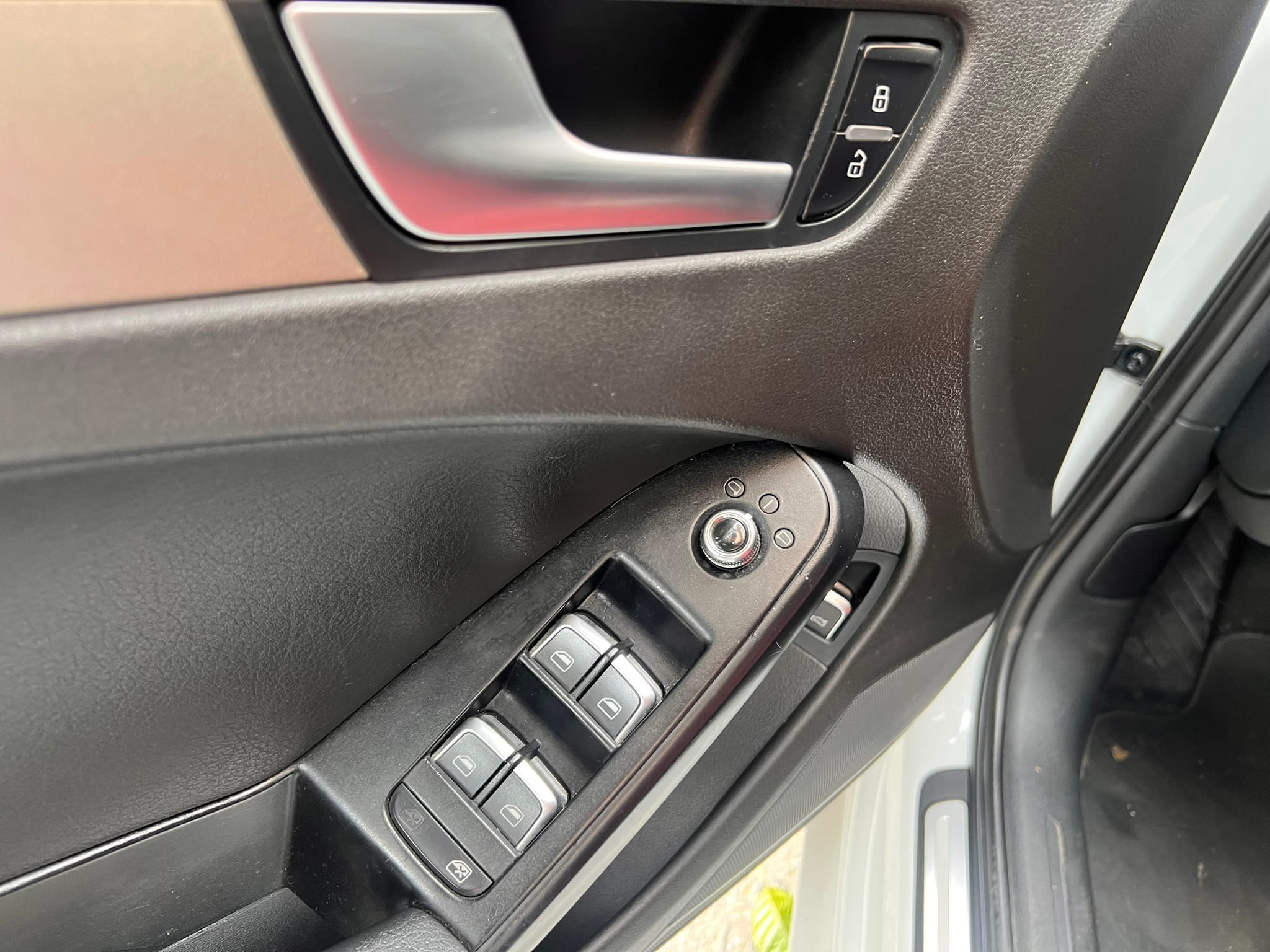 
								Audi A4 Cc1800 Tfsi Comfort SALVAMENTO 2014 full									