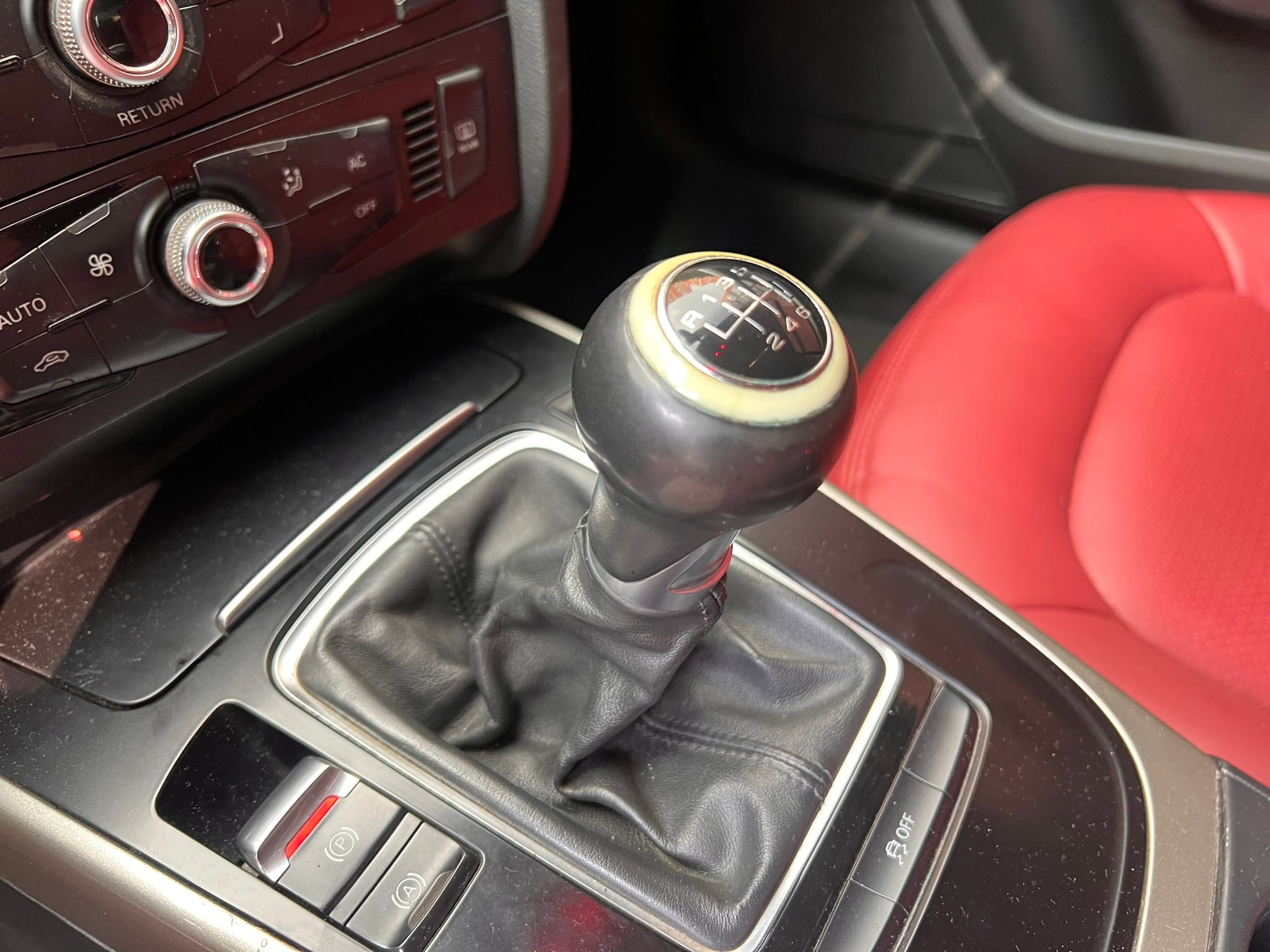 
								Audi A4 Cc1800 Tfsi Comfort SALVAMENTO 2014 full									