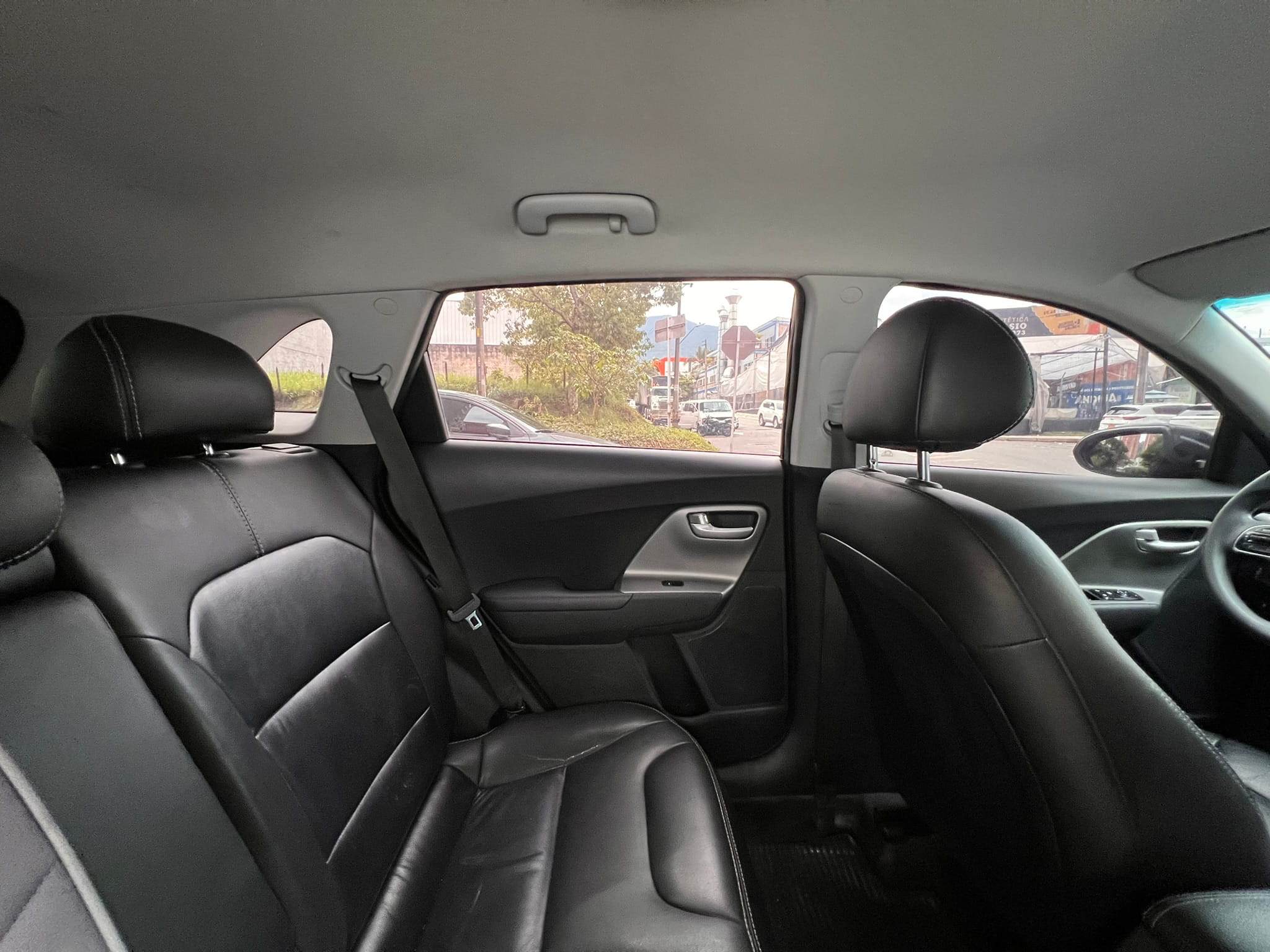 
								Kia Niro Emotion Hibrido Cc1600 2019 full									