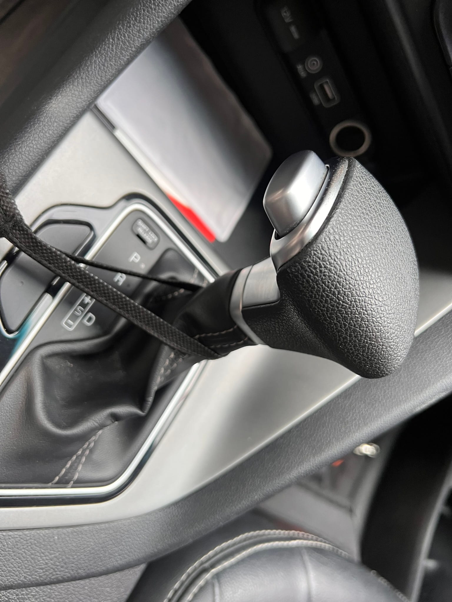 
								Kia Niro Emotion Hibrido Cc1600 2019 full									