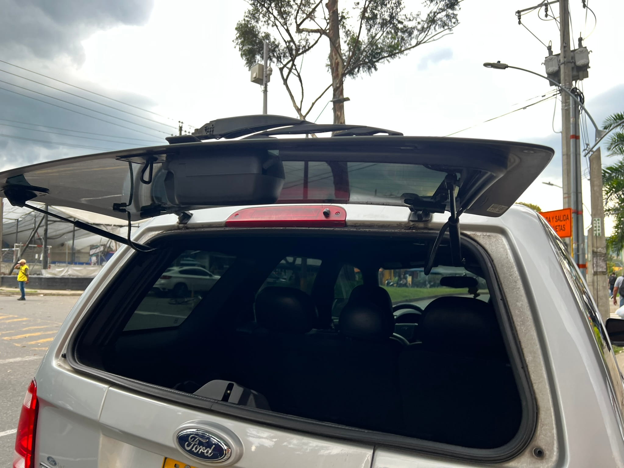 
								Ford Escape Cc3000 Xlt 2008 full									