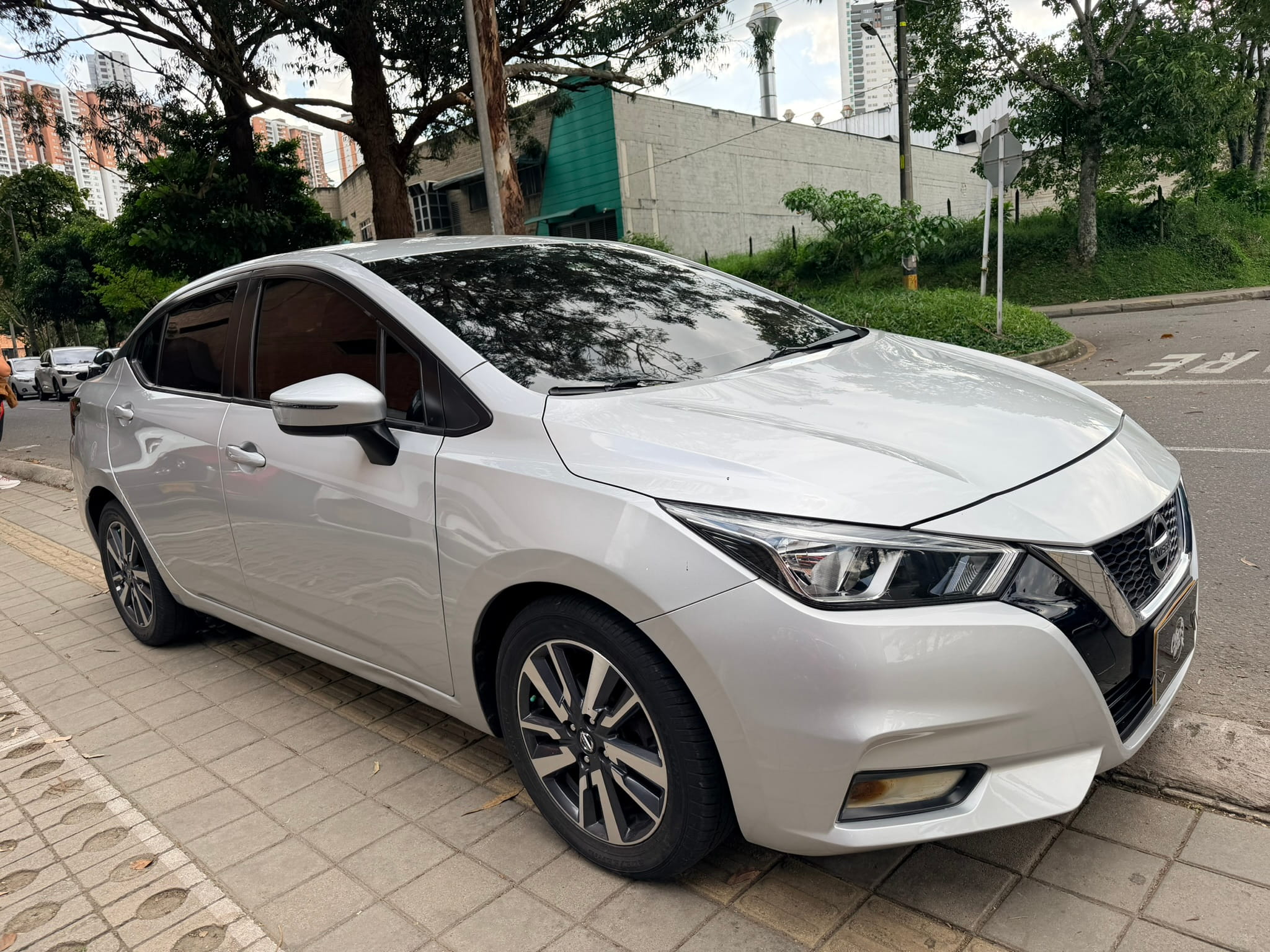 
								Nissan Versa Cc1600 Advance 2021 full									