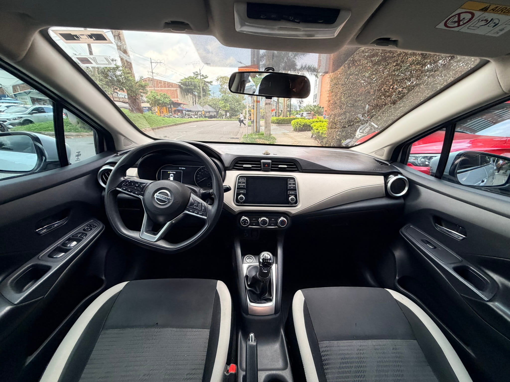 
								Nissan Versa Cc1600 Advance 2021 full									