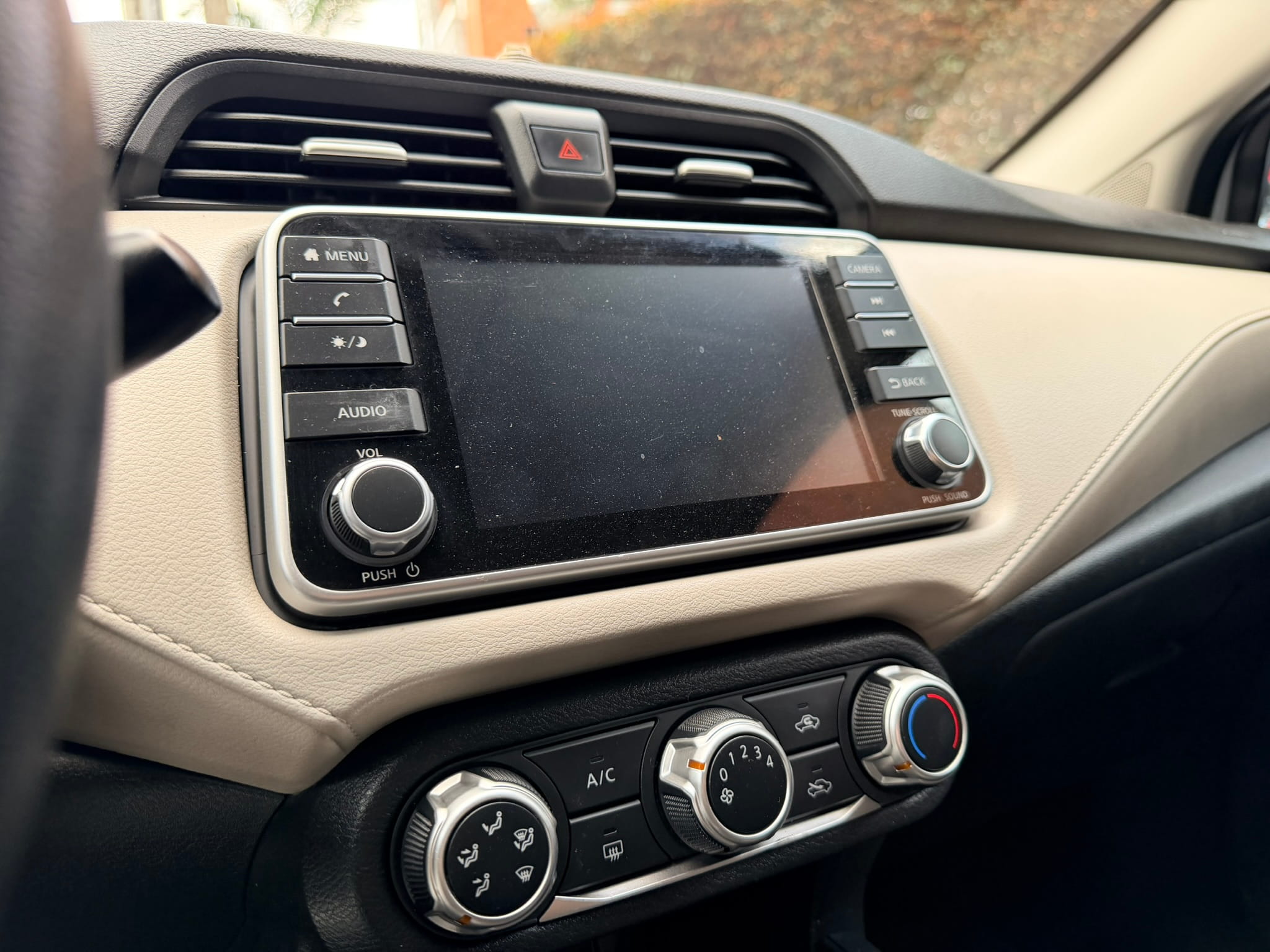 
								Nissan Versa Cc1600 Advance 2021 full									