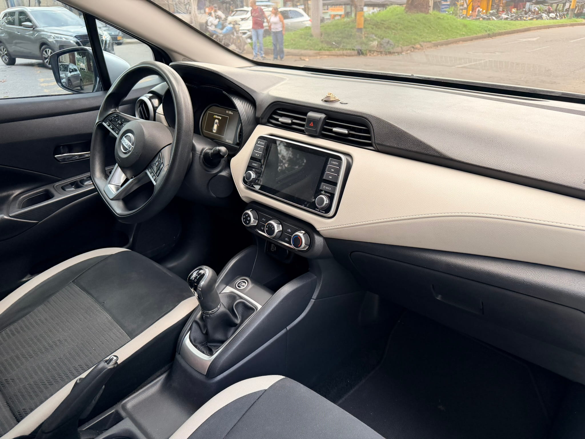 
								Nissan Versa Cc1600 Advance 2021 full									