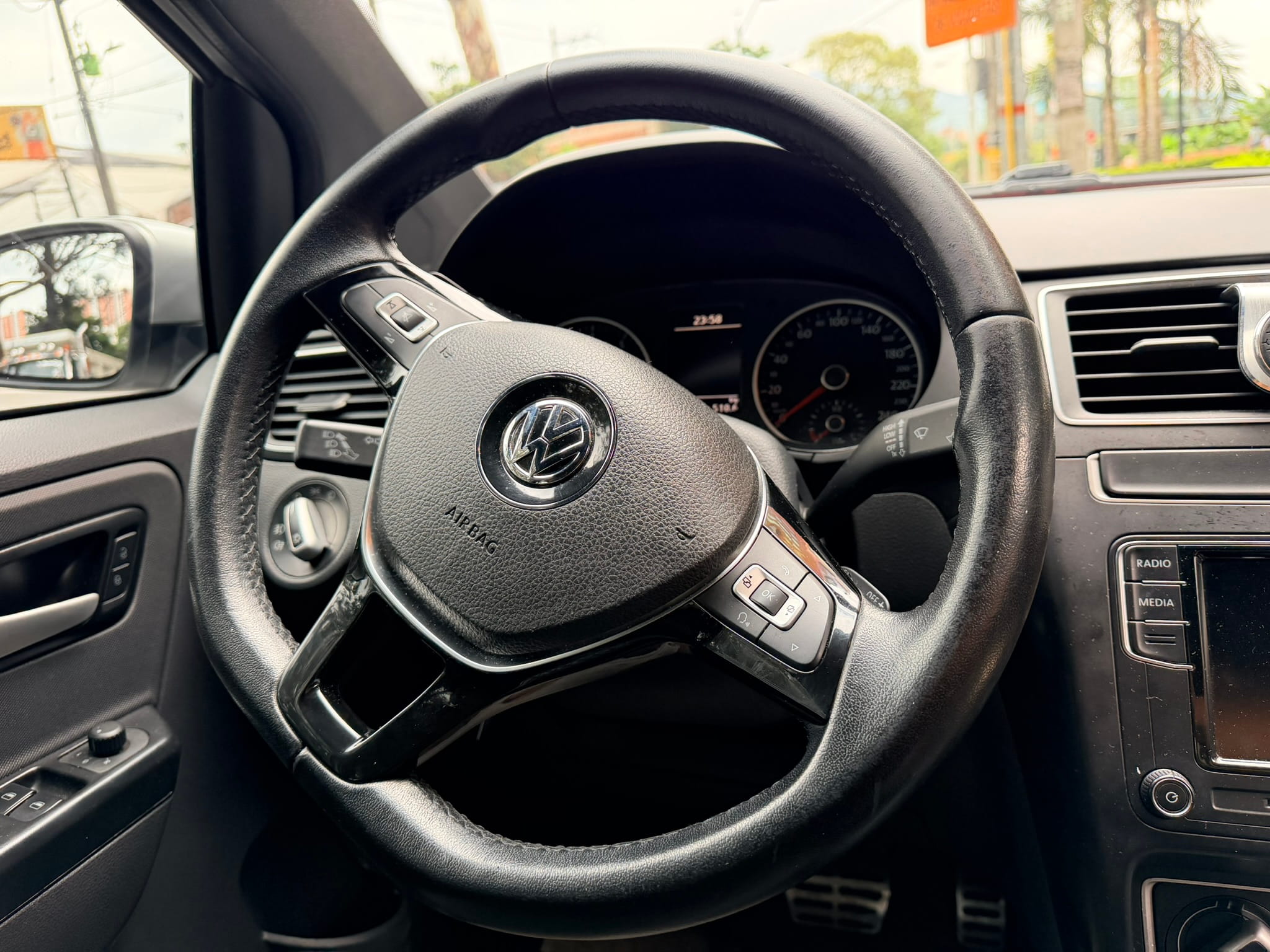 
								Volkswagen Crossfox Imotion Cc1600 2018 full									