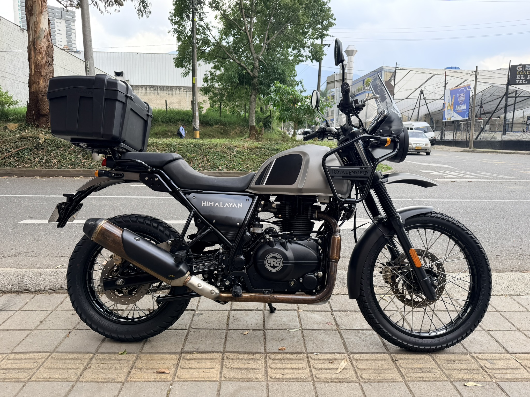 
								Royal Enfield Himalayan Cc400 2022 full									