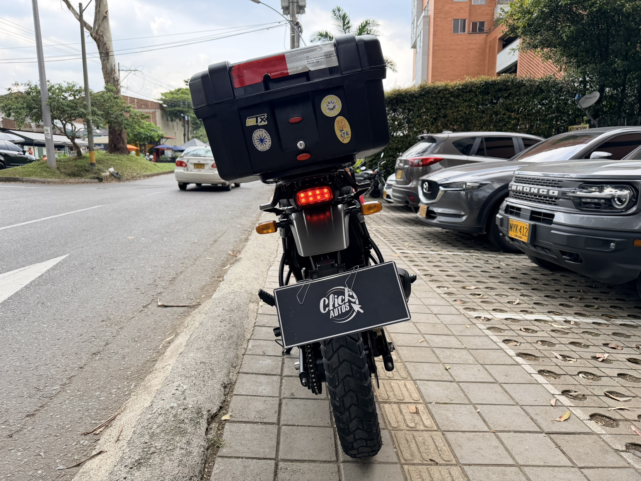 
								Royal Enfield Himalayan Cc400 2022 full									