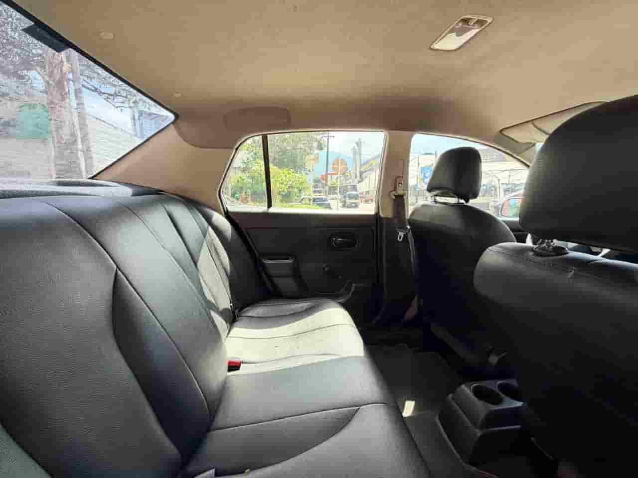 
								Nissan Tiida Sedan 1.8 Miio 2013 full									